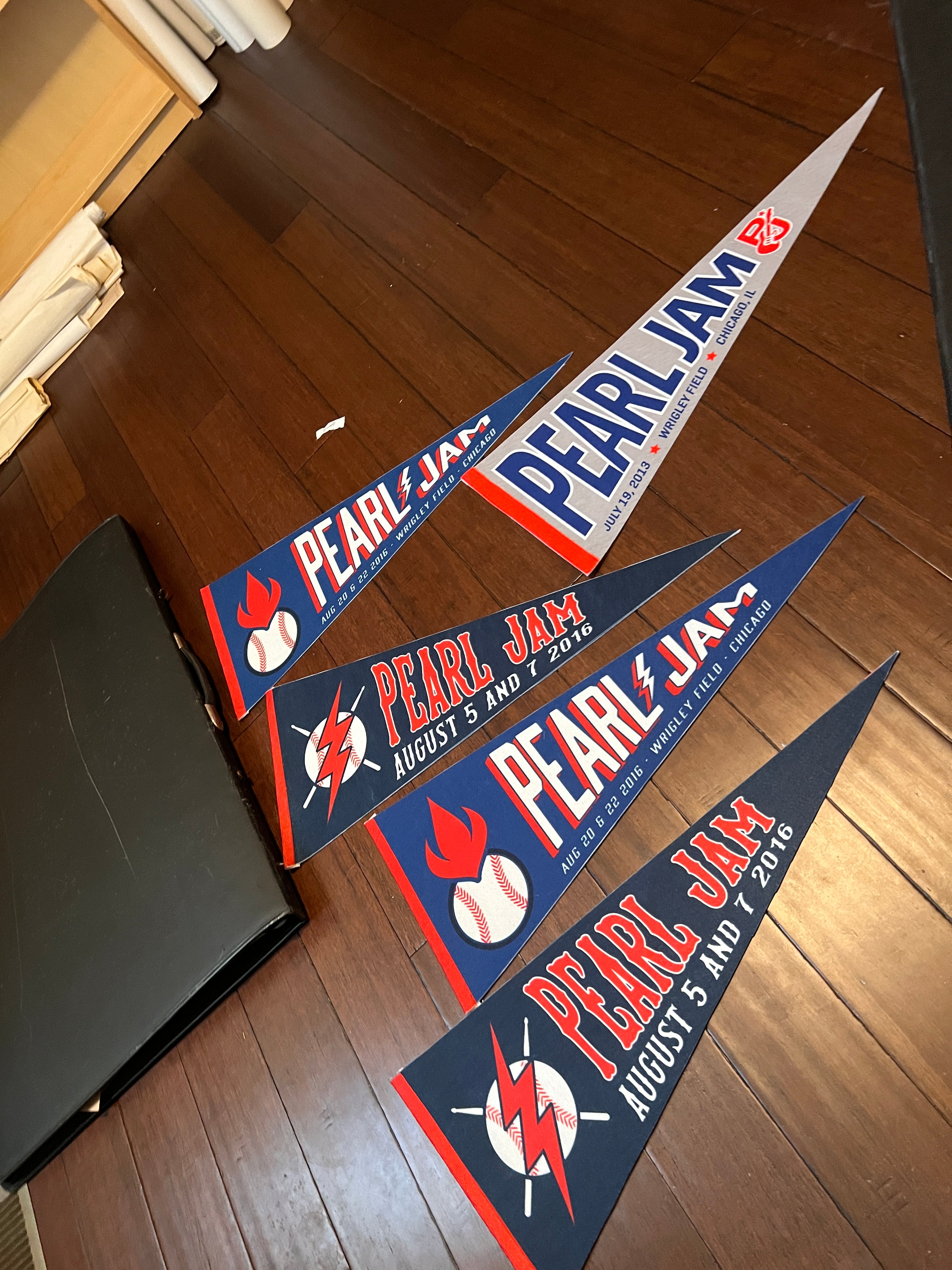 Pearl Jam 2016 Baseball Flags Pennant bundle like new!