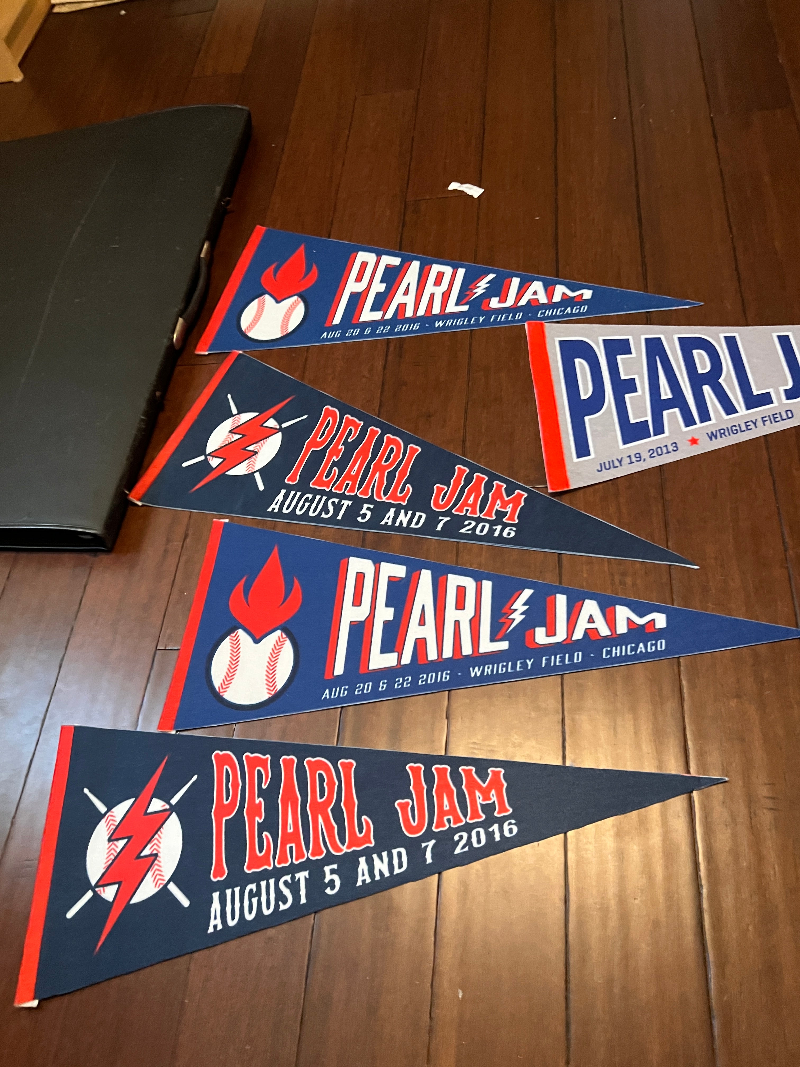 Pearl Jam 2016 Baseball Flags Pennant bundle like new!