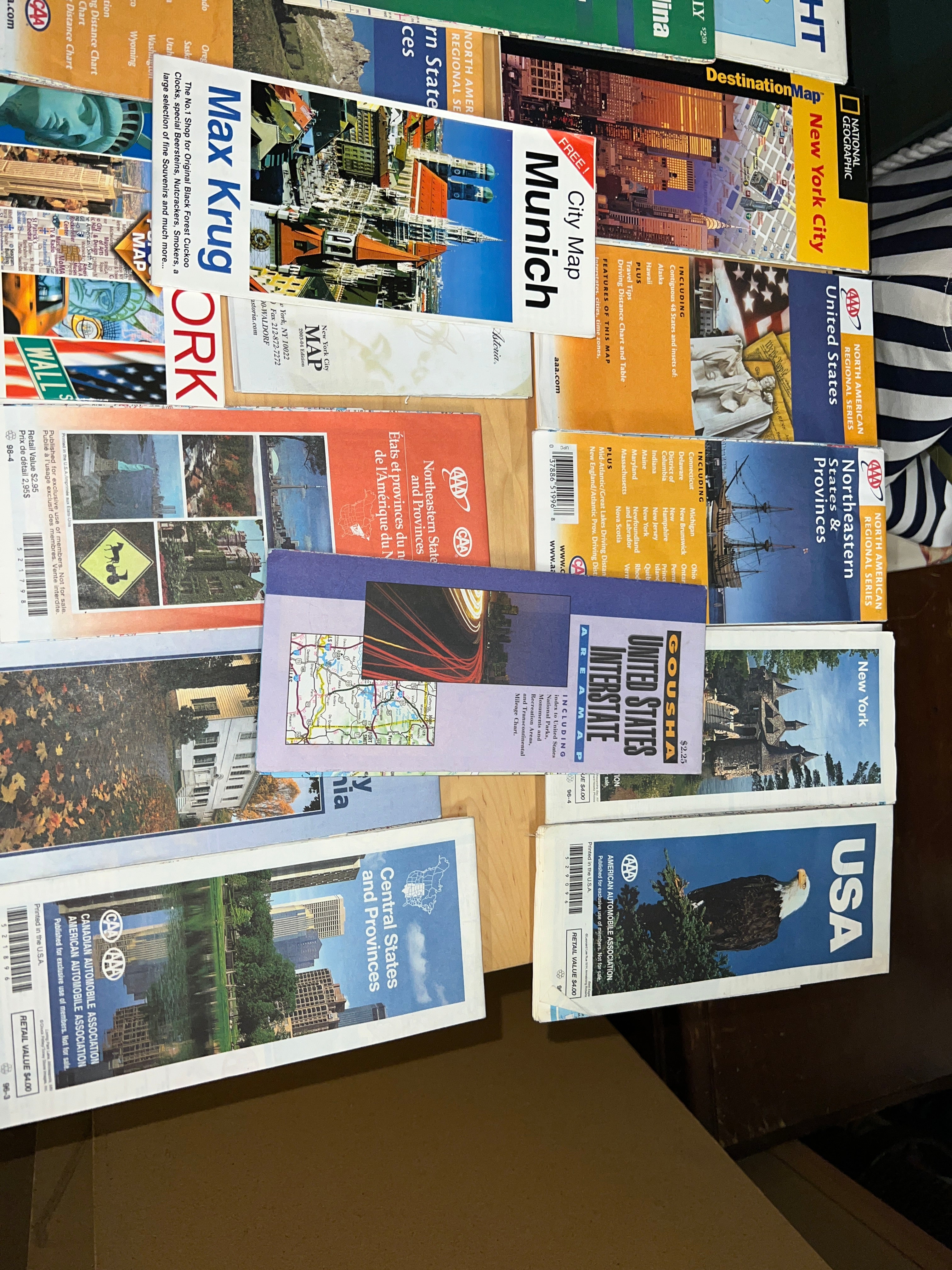 Vintage travel AAA maps and Tourist Pamphlets for Washington