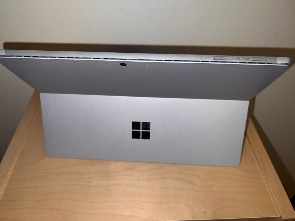 Microsoft Surface Pro 6 Tablet  I5 8GB RAM 256gb SSD