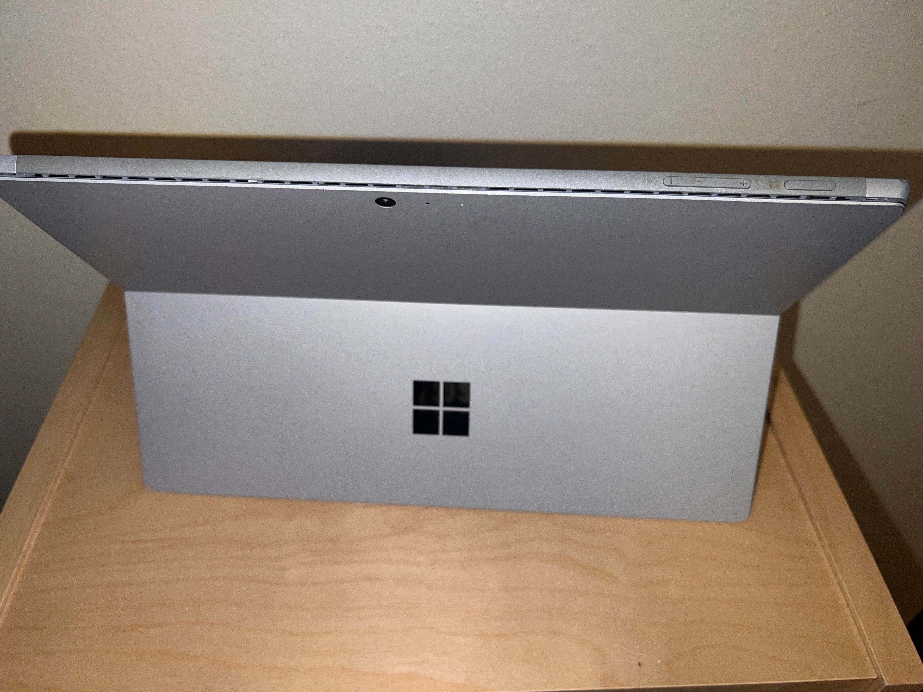 Microsoft Surface Pro 6 Tablet  I5 8GB RAM 256gb SSD