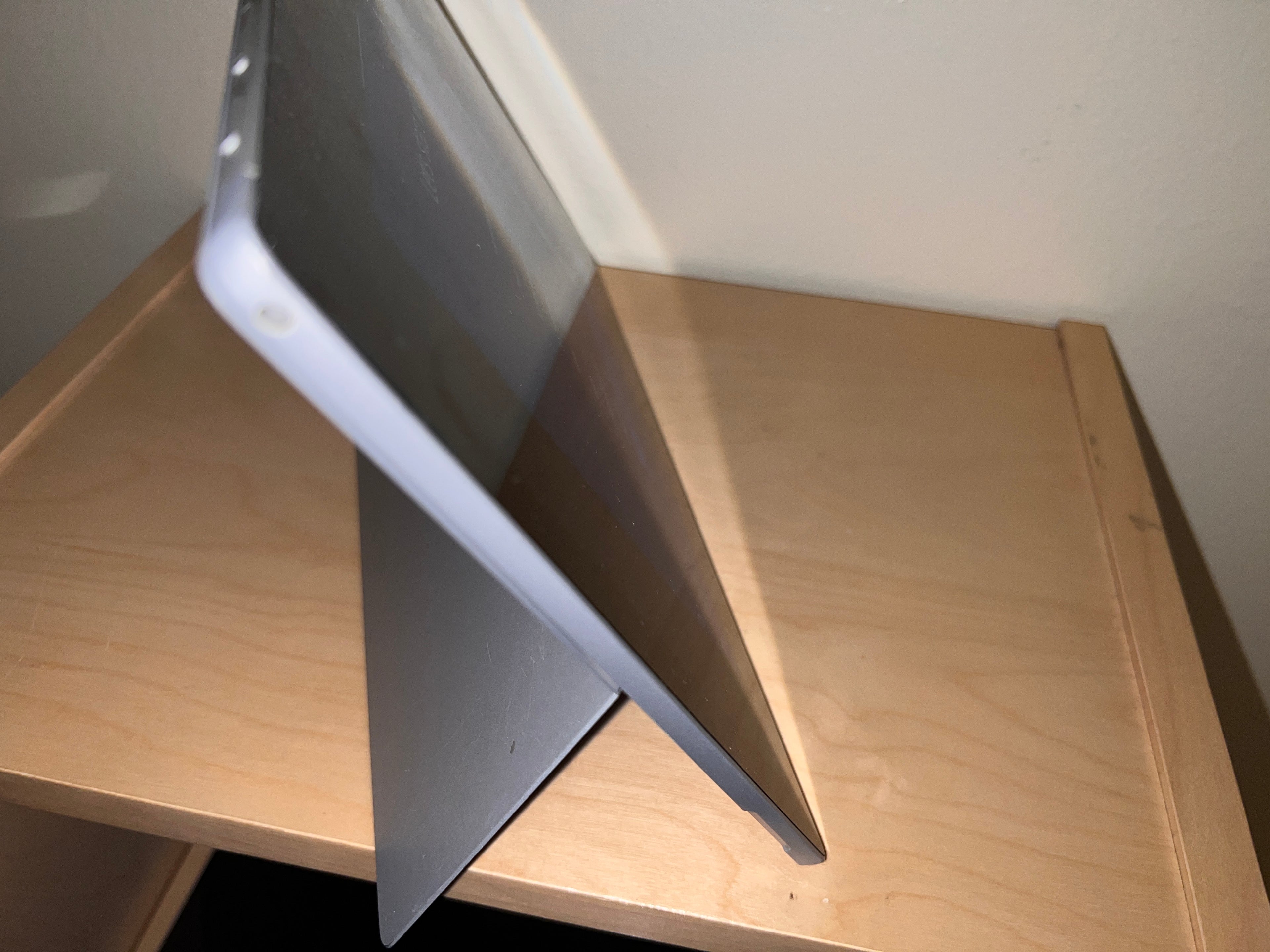 Microsoft Surface Pro 6 Tablet  I5 8GB RAM 256gb SSD