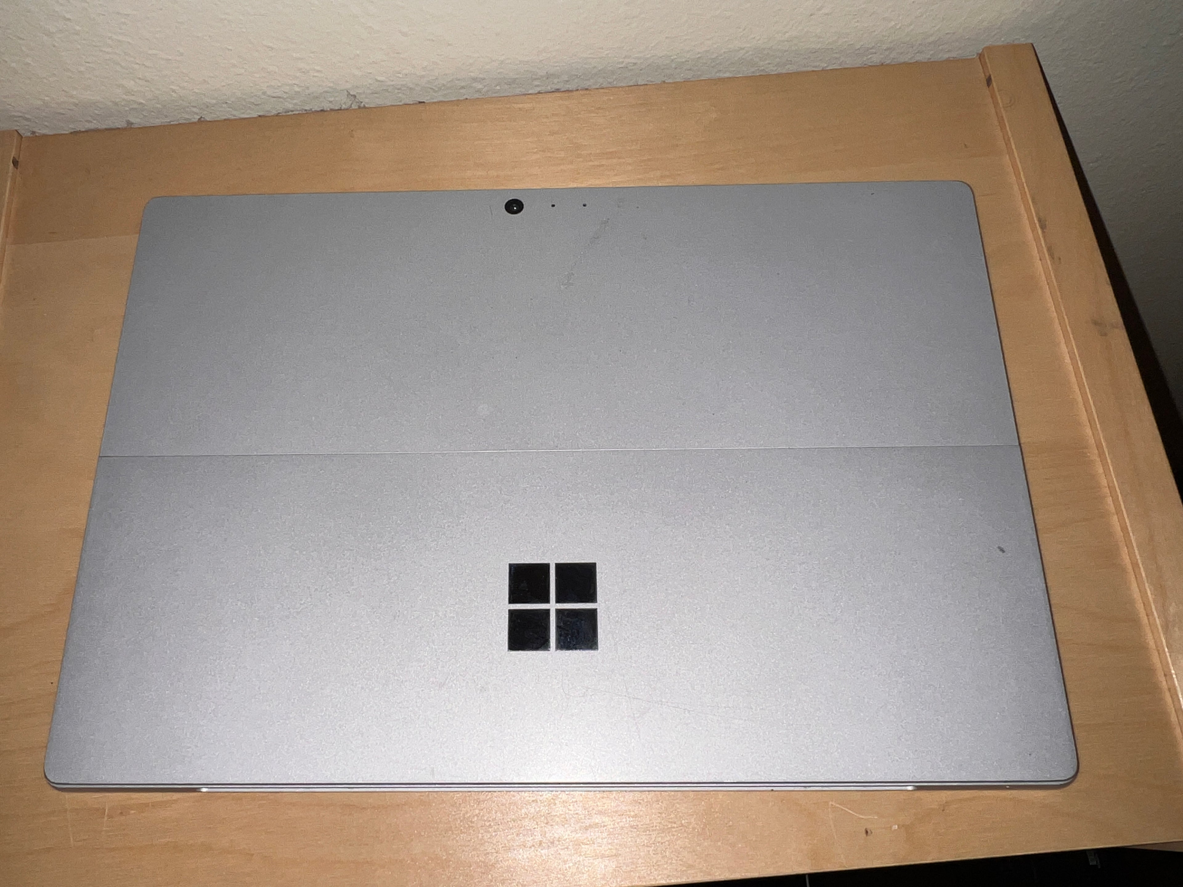 Microsoft Surface Pro 6 Tablet  I5 8GB RAM 256gb SSD