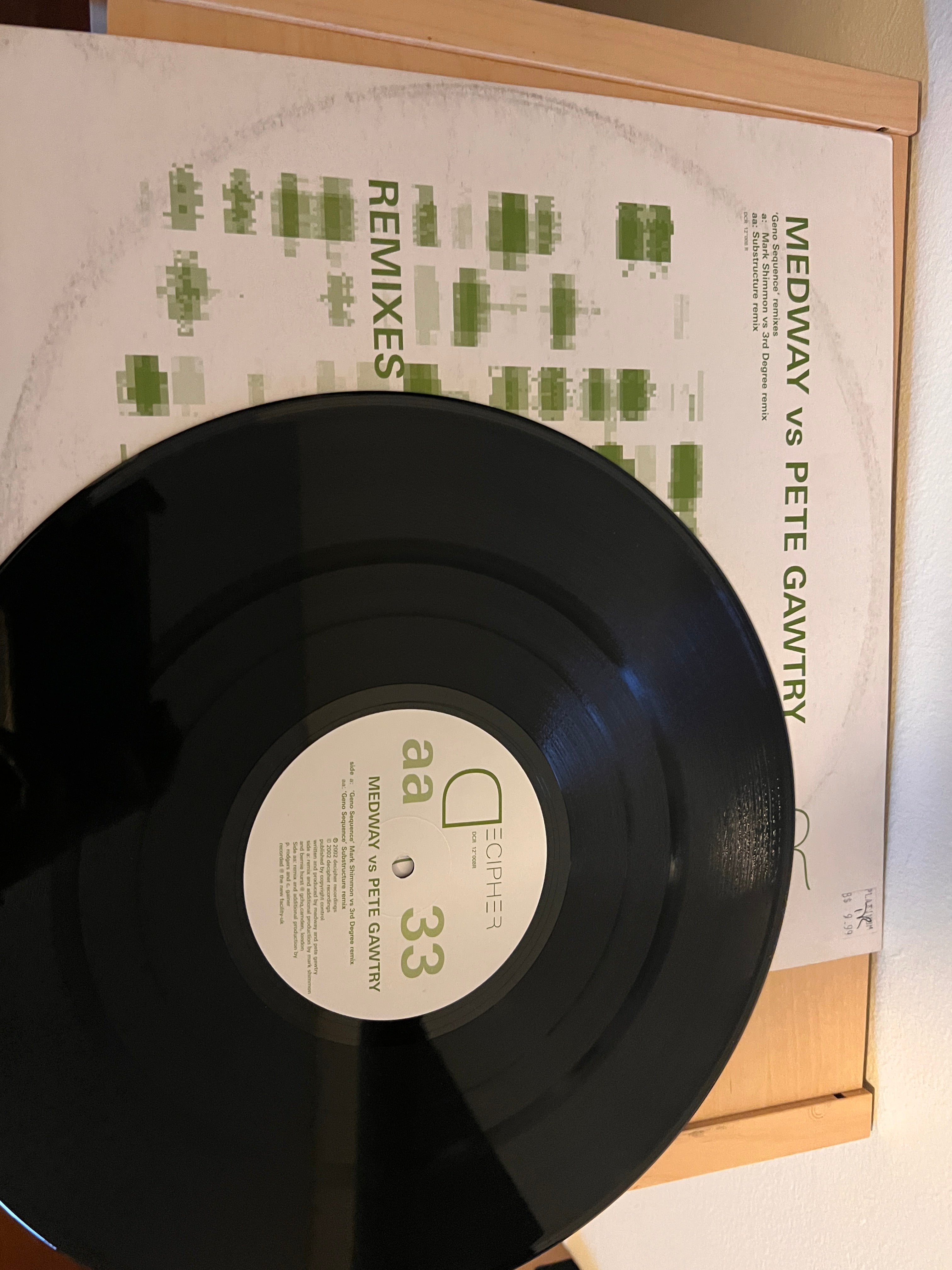 Medway vs. Pete Gawt - Geno Sequence Remixes - Used Vinyl Record 12 - E4593z