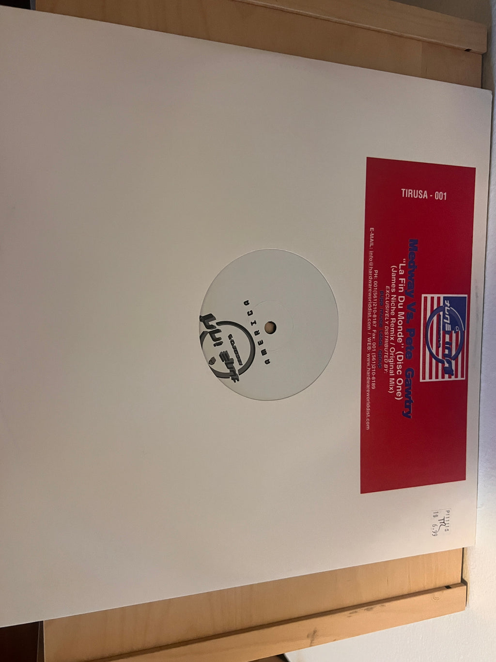 Shop Medway vs. Pete Gawtry - La Fin Du Monde (Disc One) (James Niche Remix / Original Mix)