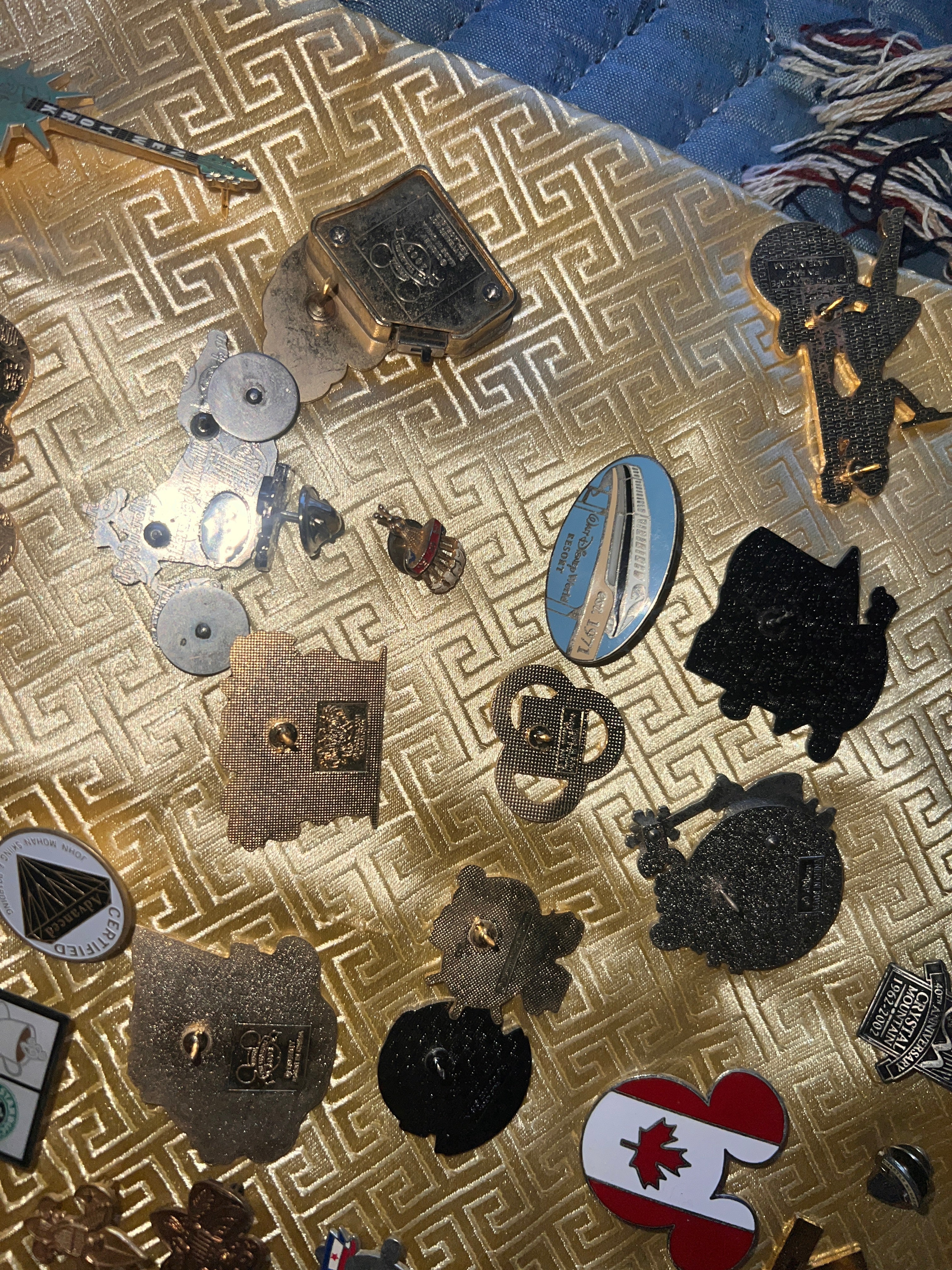 Around 72 pins from 90s 2000s Disney Daytona and much more!