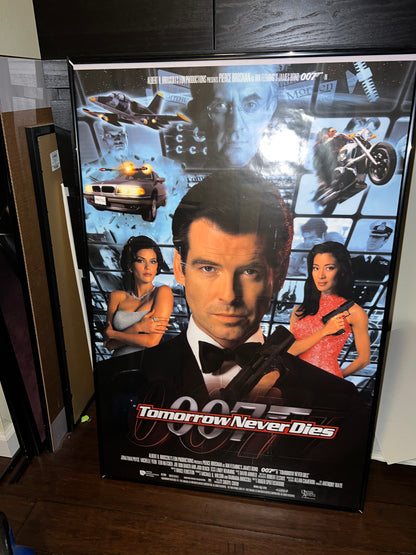 Tomorrow Never Dies 1997 27x40 Movie Poster Original!