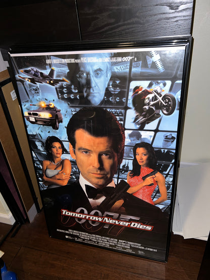 Tomorrow Never Dies 1997 27x40 Movie Poster Original!