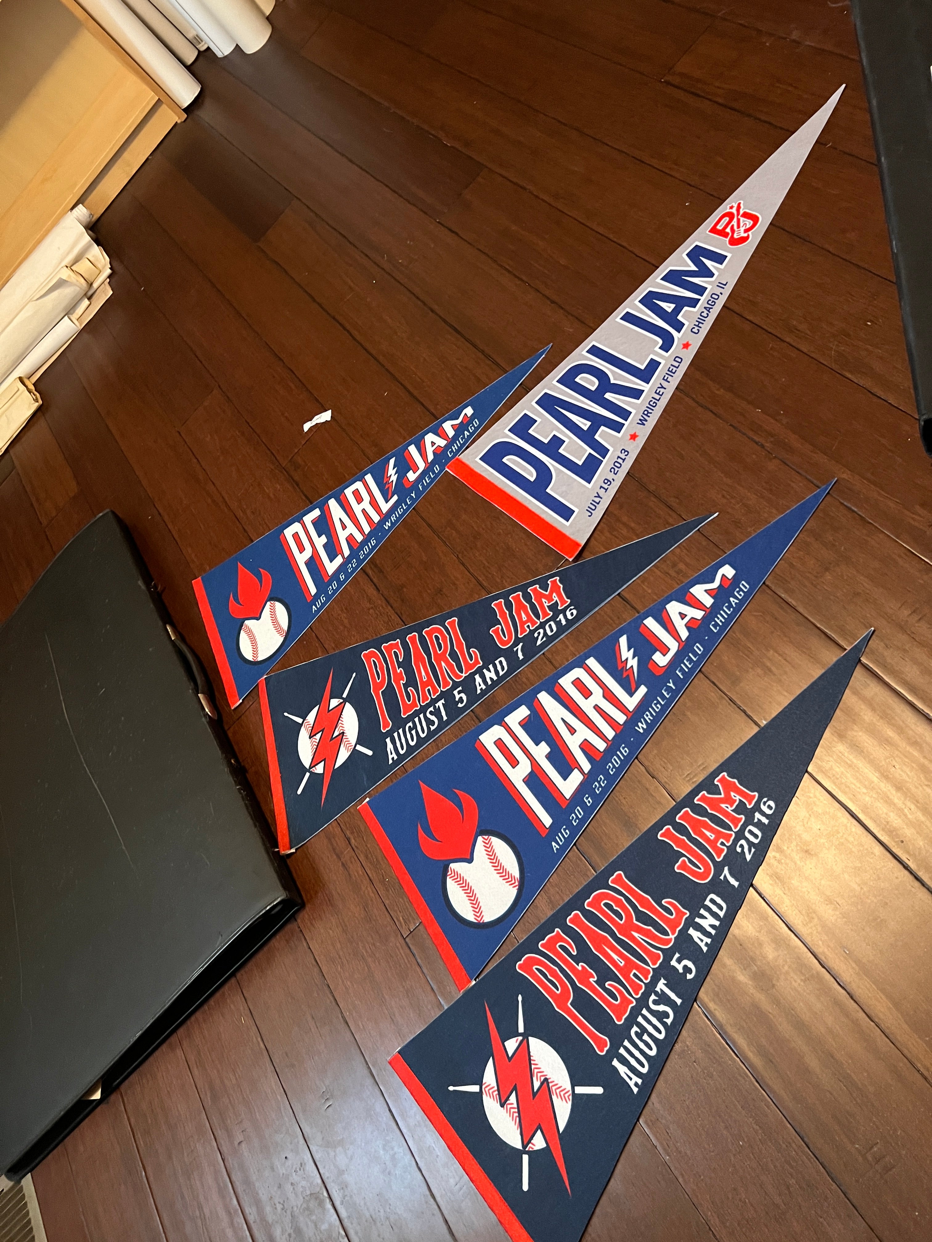 Pearl Jam 2016 Baseball Flags Pennant bundle like new!