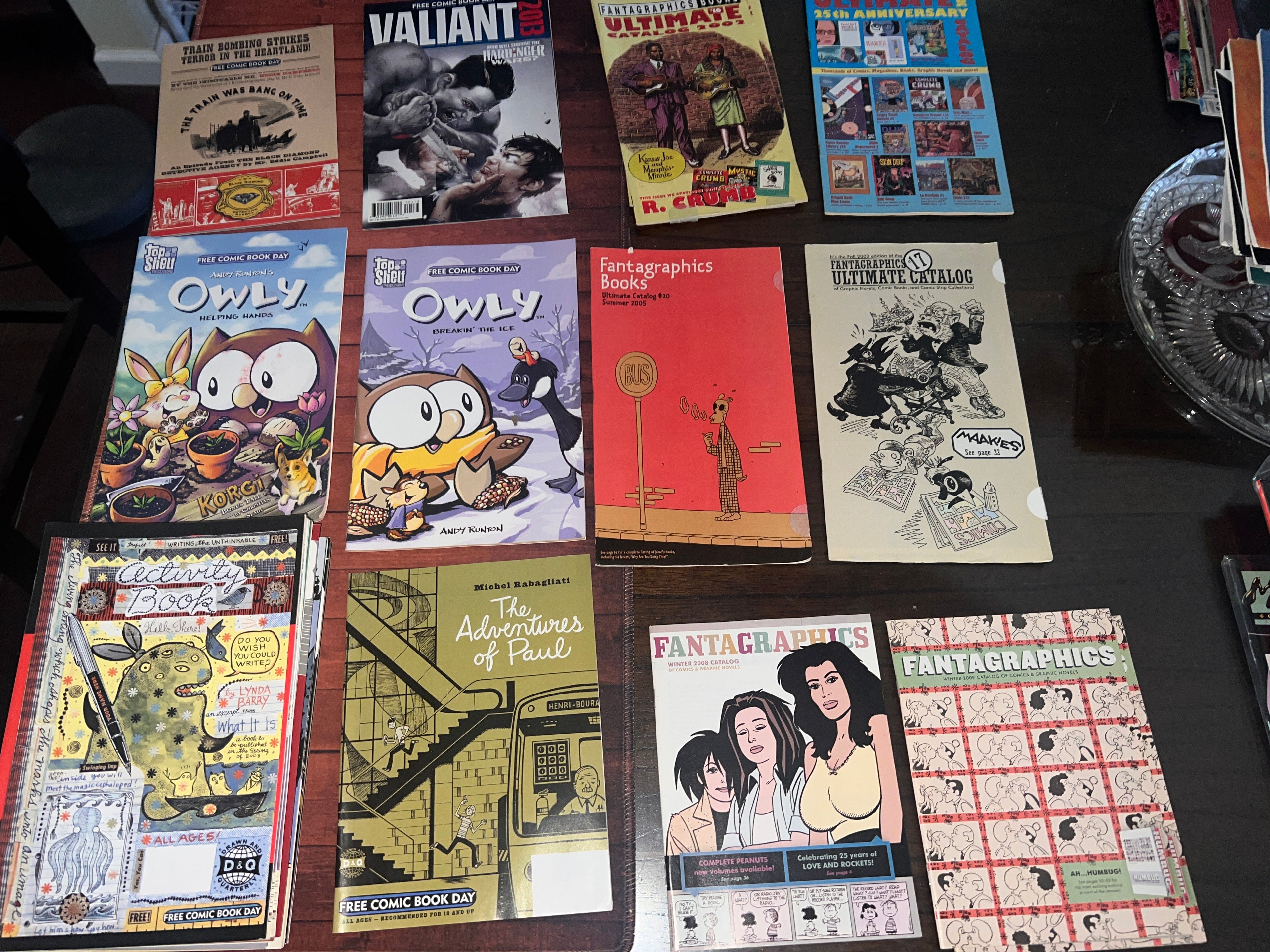 Lot of around 35 Fantagraphic Comic Books in excellent condition