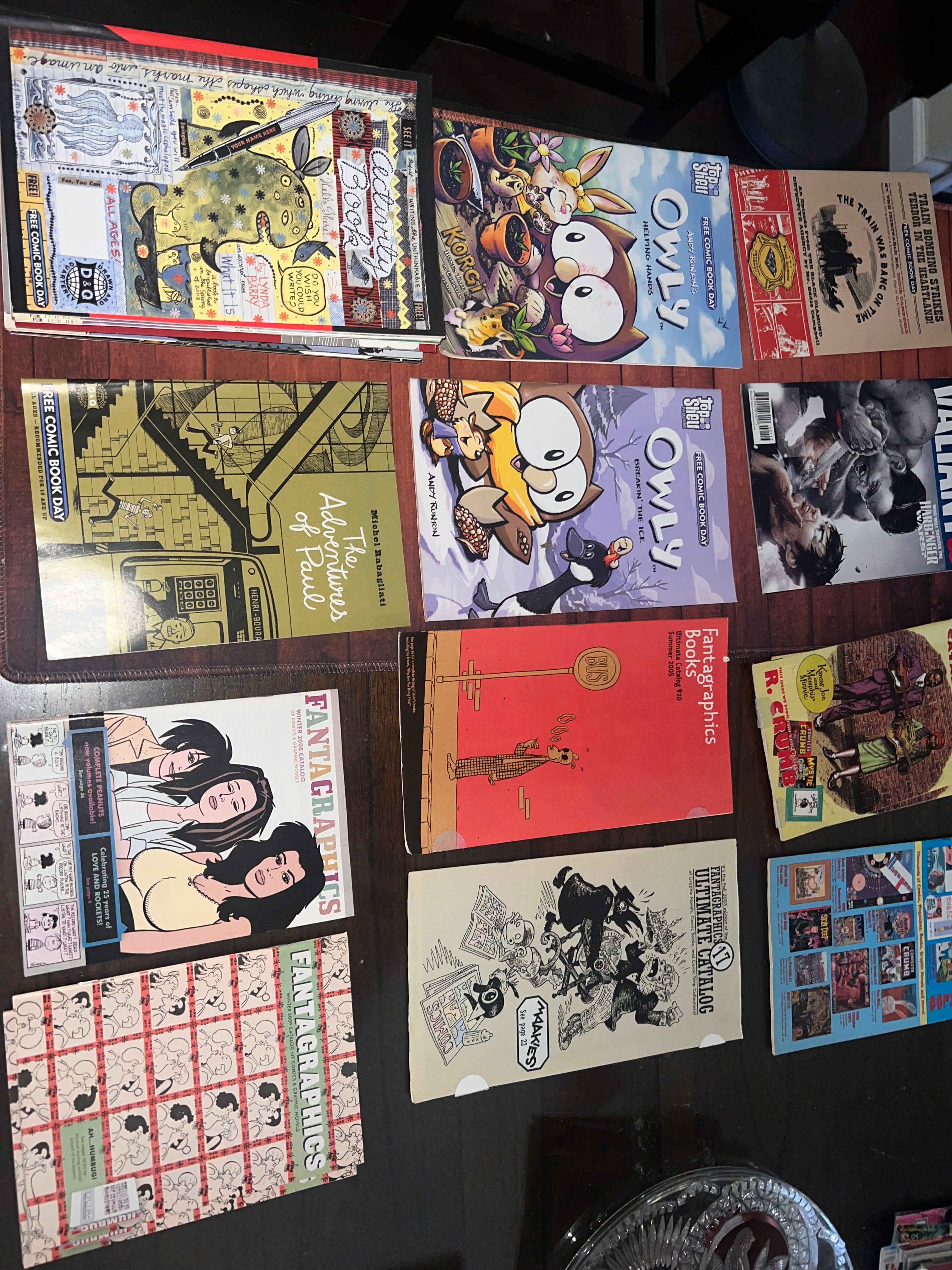 Lot of around 35 Fantagraphic Comic Books in excellent condition