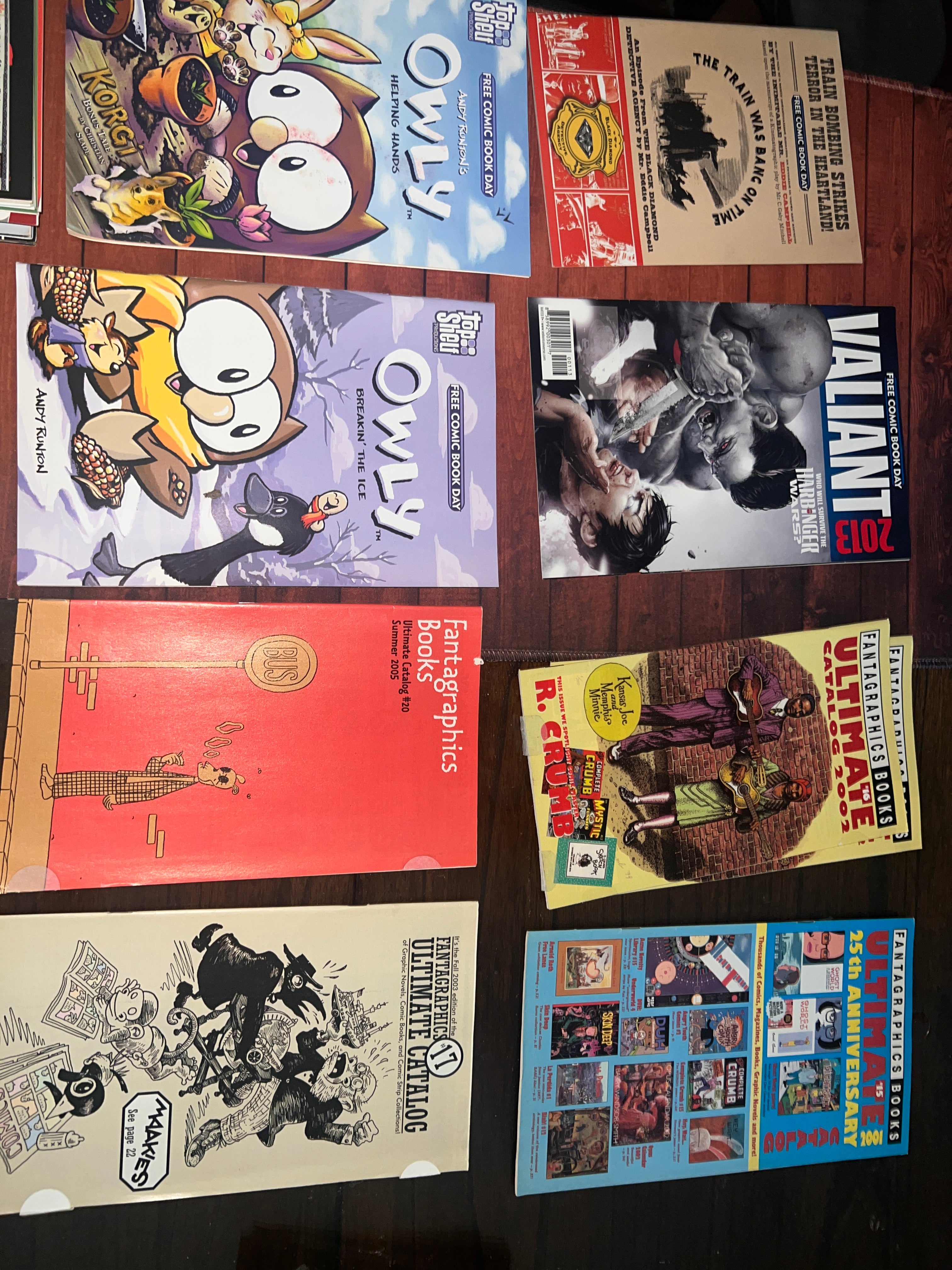 Lot of around 35 Fantagraphic Comic Books in excellent condition