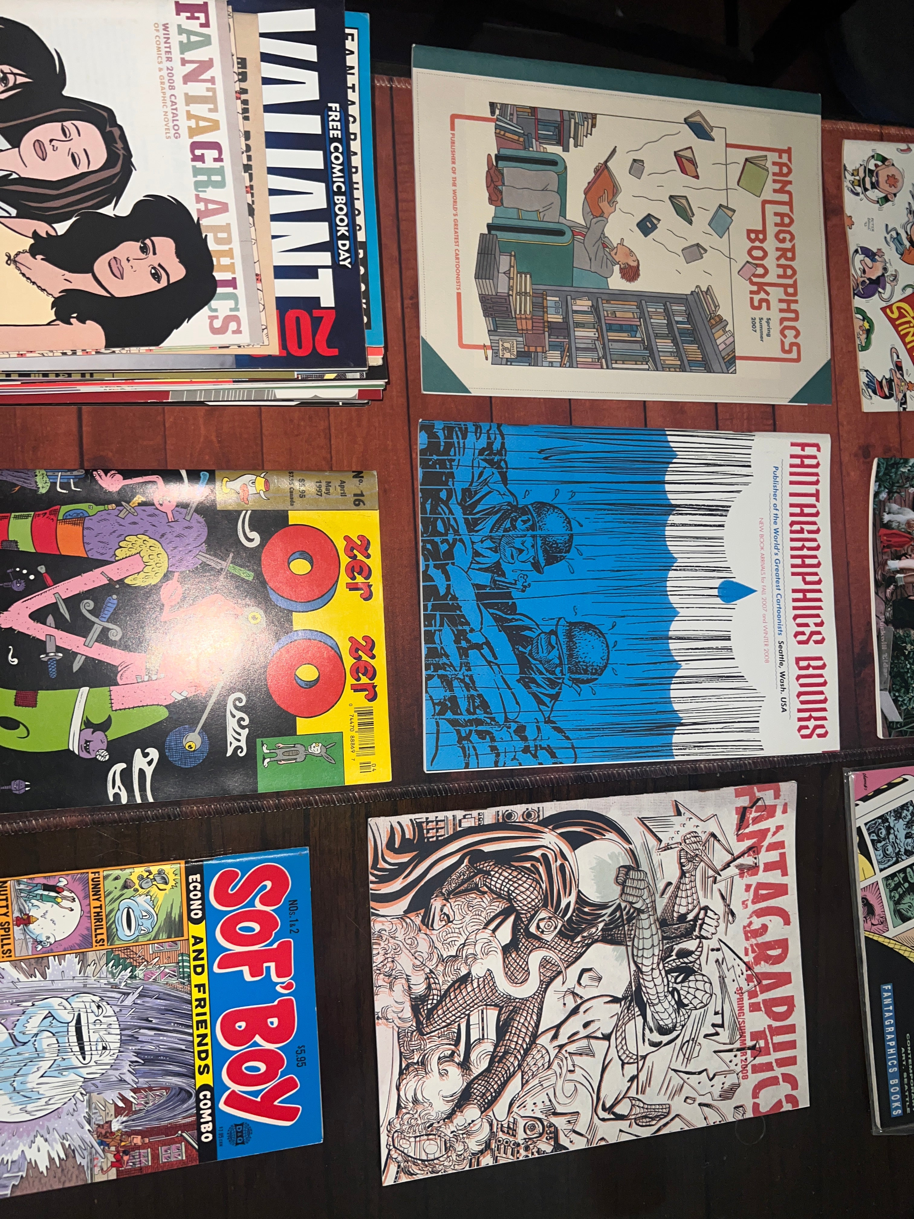 Lot of around 35 Fantagraphic Comic Books in excellent condition