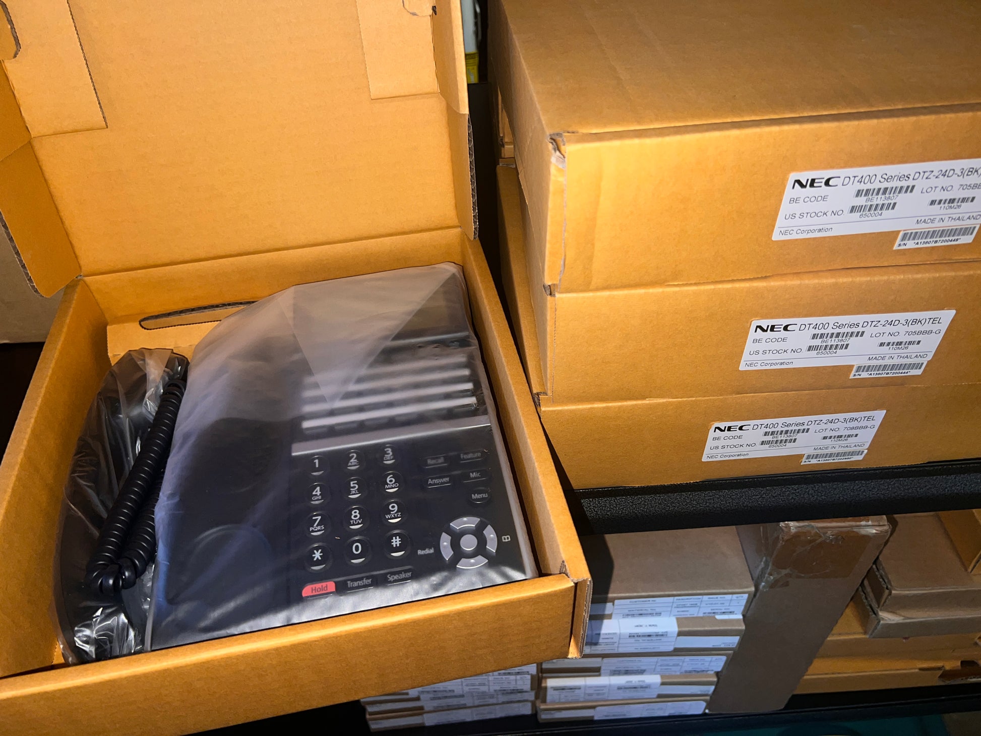 NEC DT400 DTZ-24D-3(BK) Tel Lot x4 IP Phones