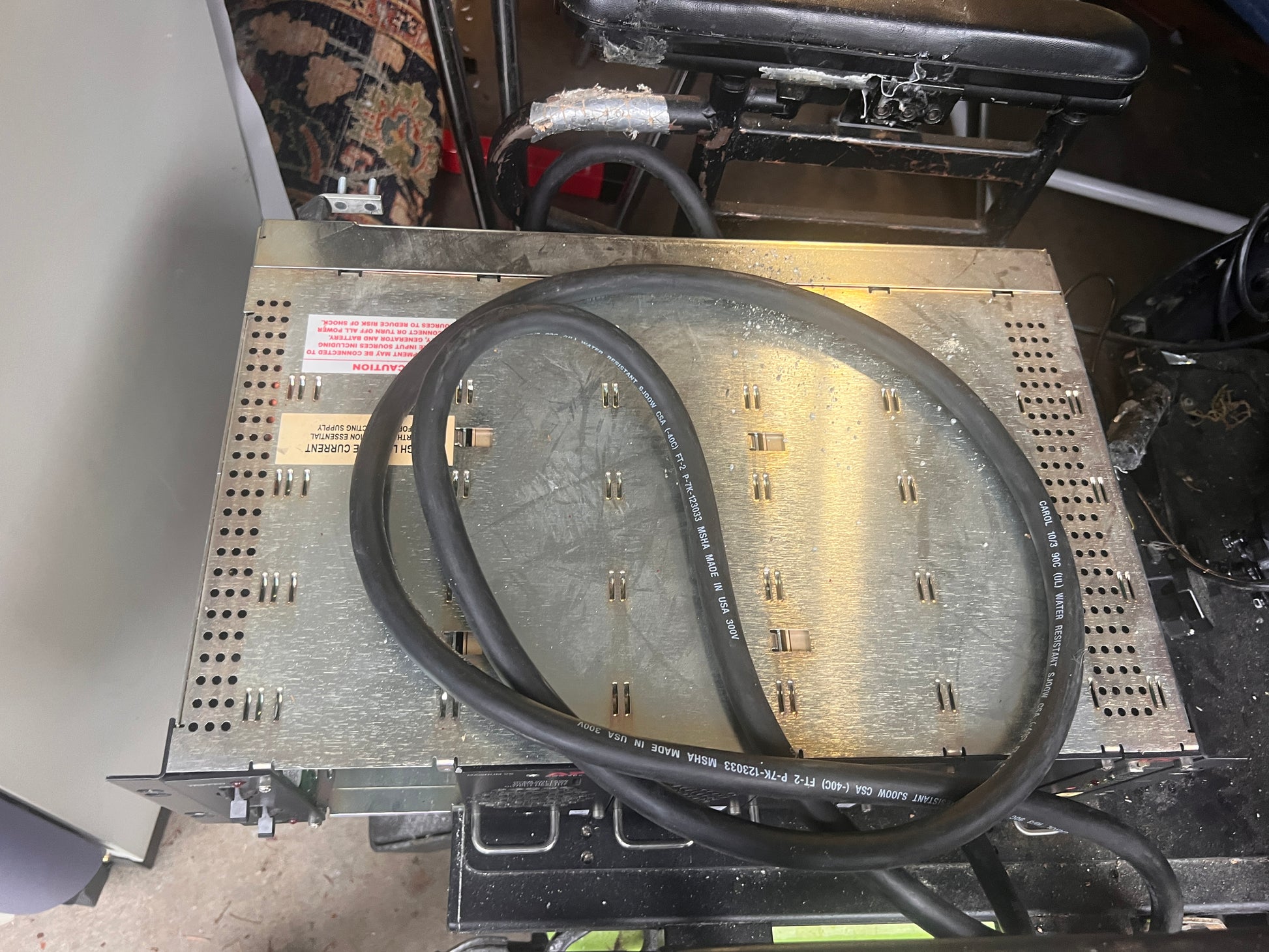 APC Magnum VS 50 W/SNMP -- 2X30A CB Distribution 54.5V
