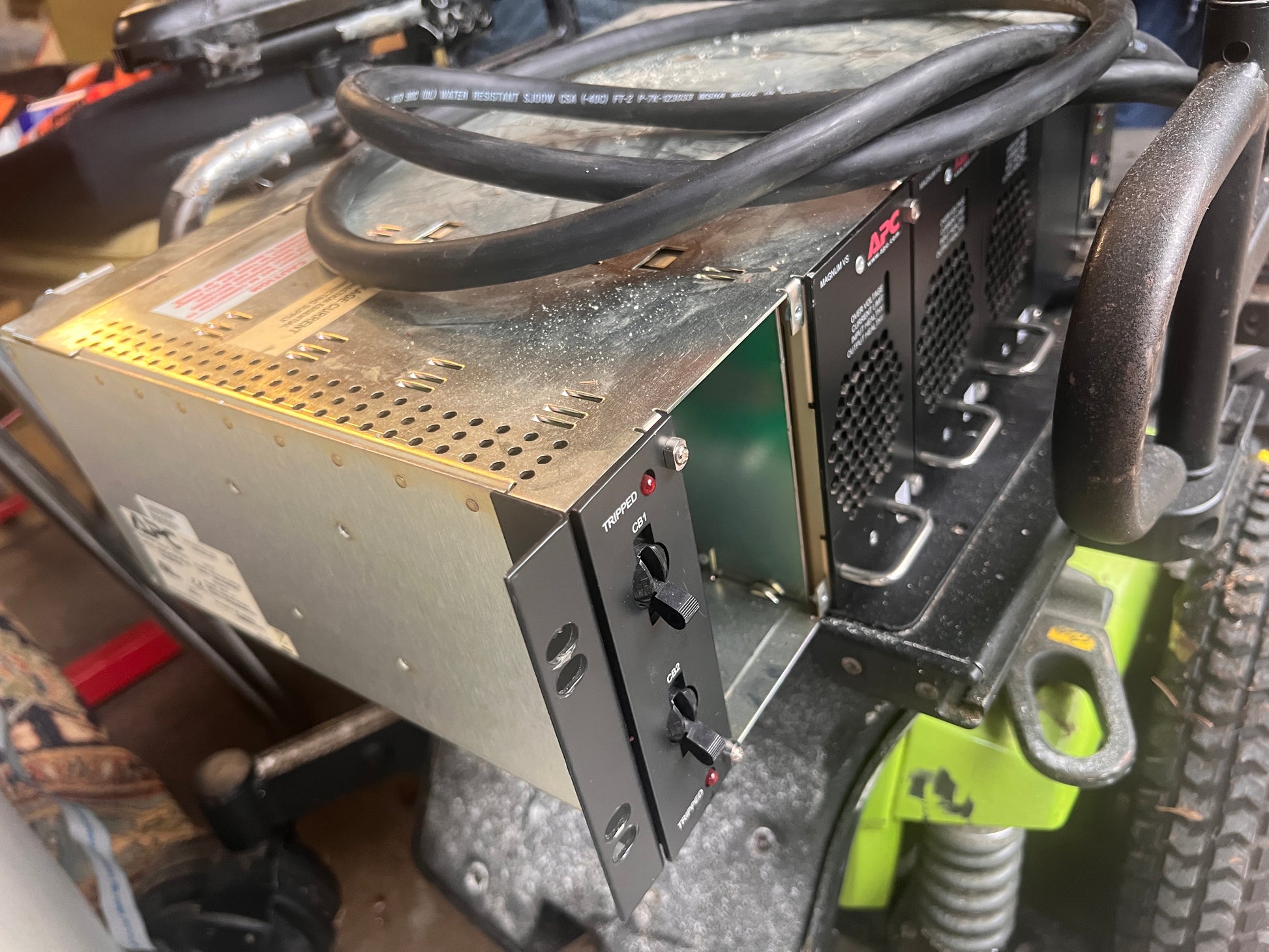APC Magnum VS 50 W/SNMP -- 2X30A CB Distribution 54.5V