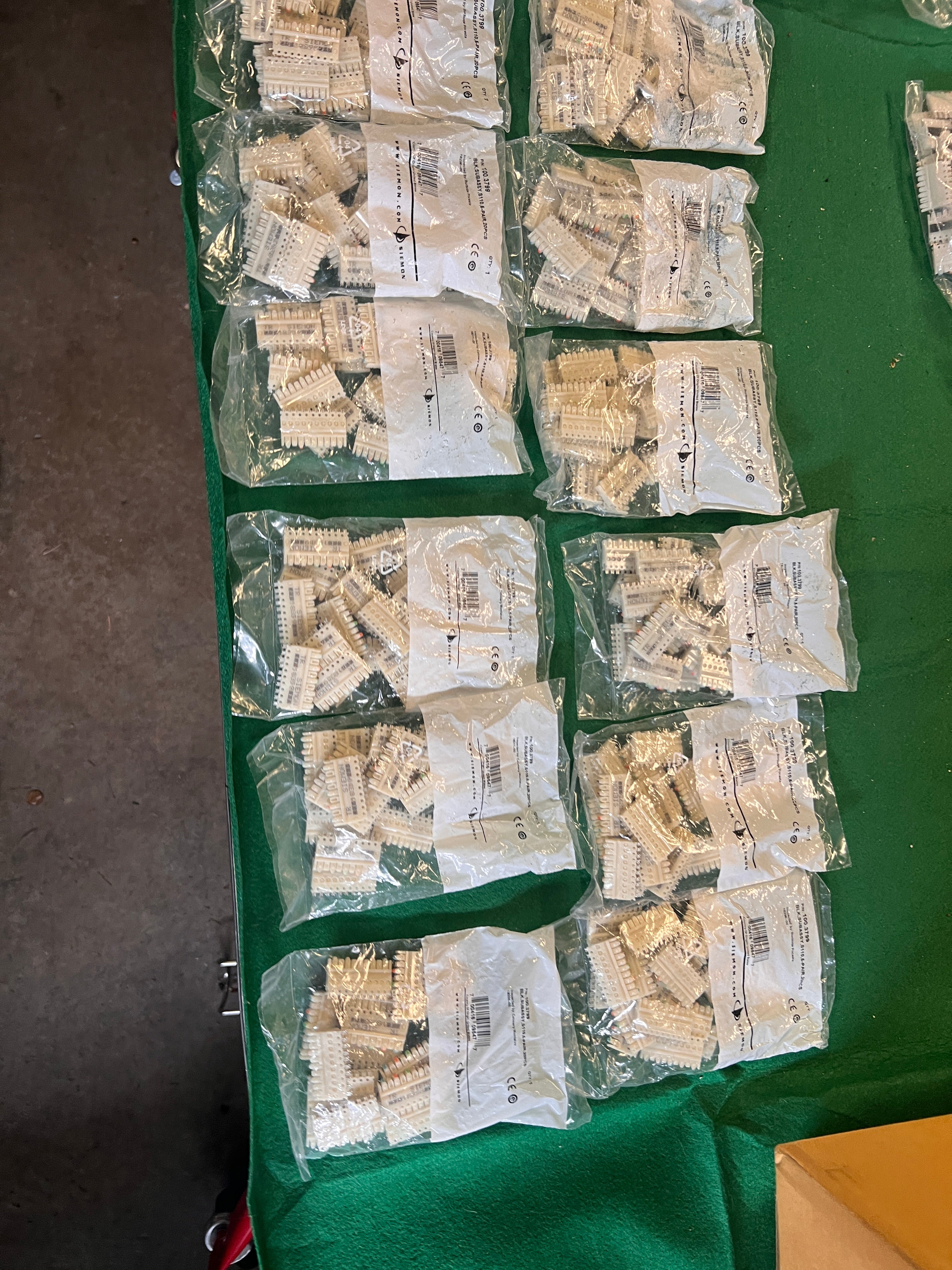 Lot of x13 Siemon Connecting Network Block Modules 100.3799 Connector New