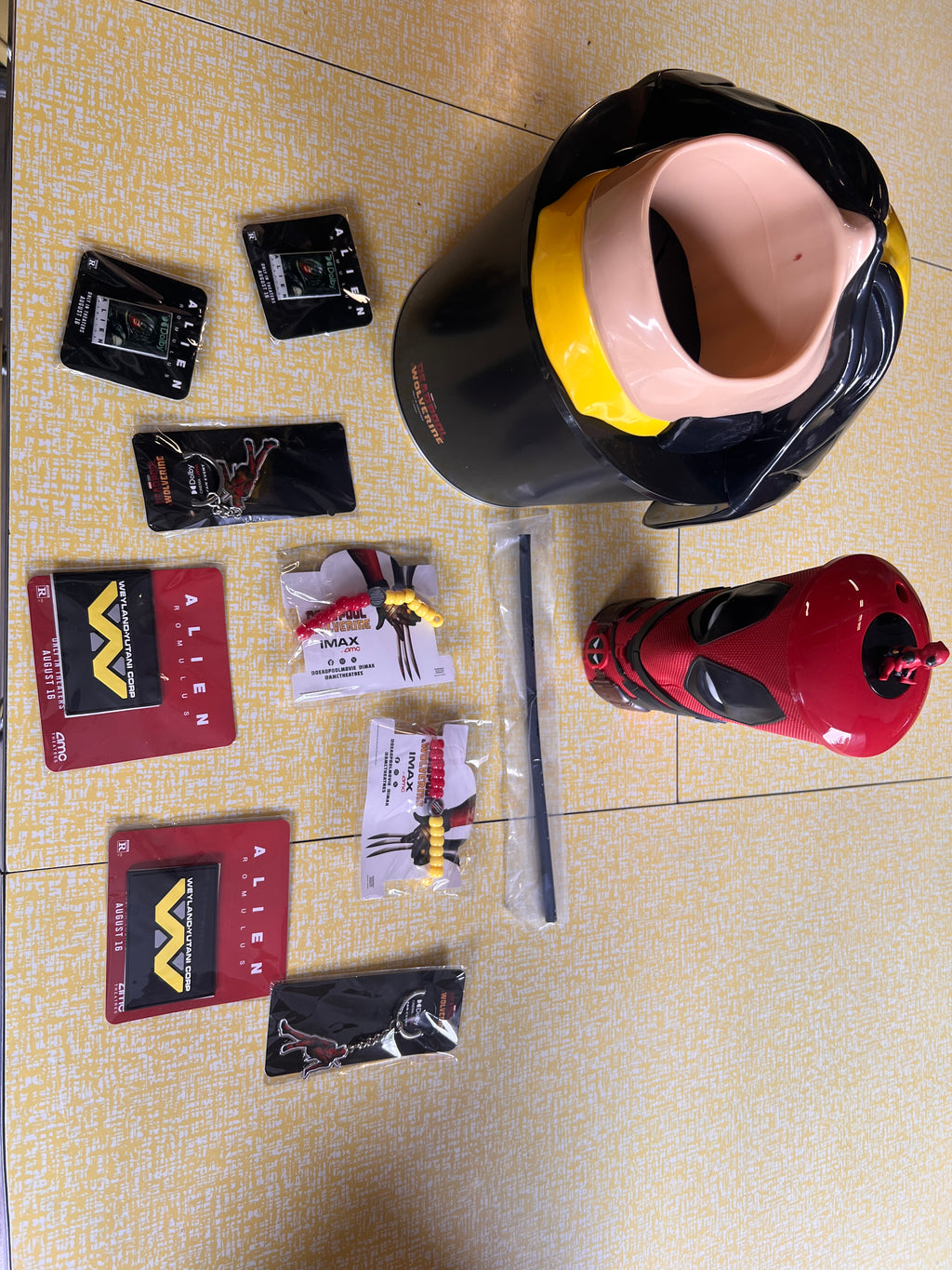 AMC Exclusive Fan Bundle Deadpool and Wolverine and Alien Romulus Items