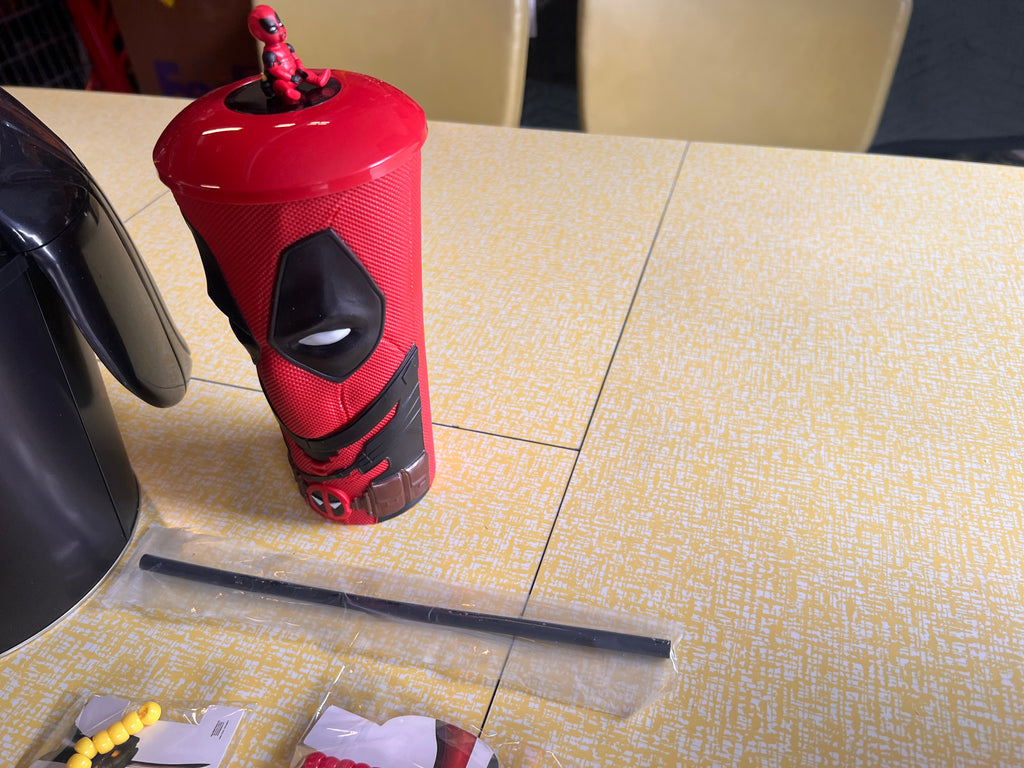 AMC Exclusive Fan Bundle Deadpool and Wolverine and Alien Romulus Items