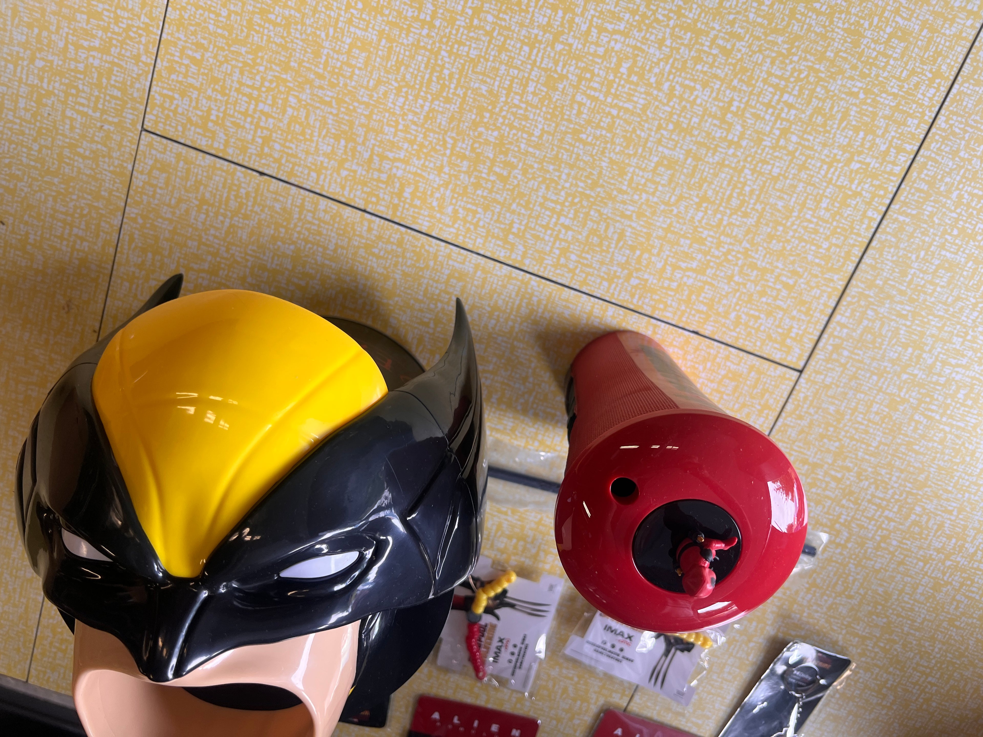 AMC Exclusive Fan Bundle Deadpool and Wolverine and Alien Romulus Items