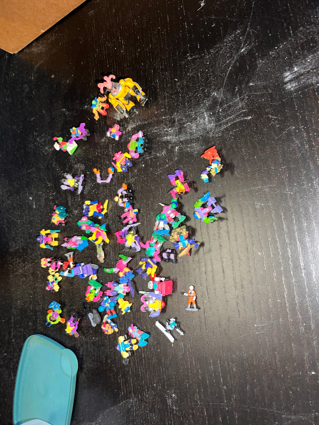 Bundle of vintage Micro toy figures micro machines battle beasts 43+