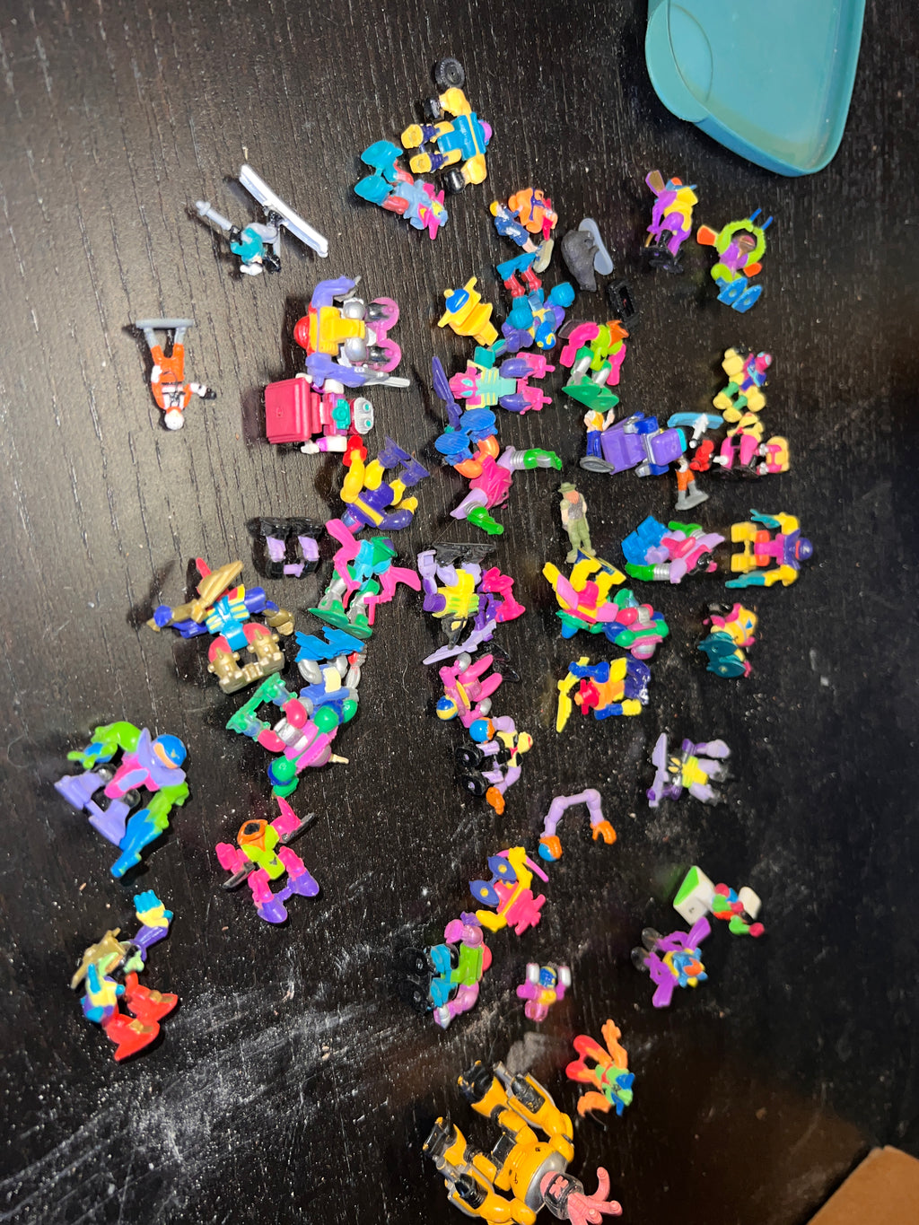 Bundle of vintage Micro toy figures micro machines battle beasts 43+