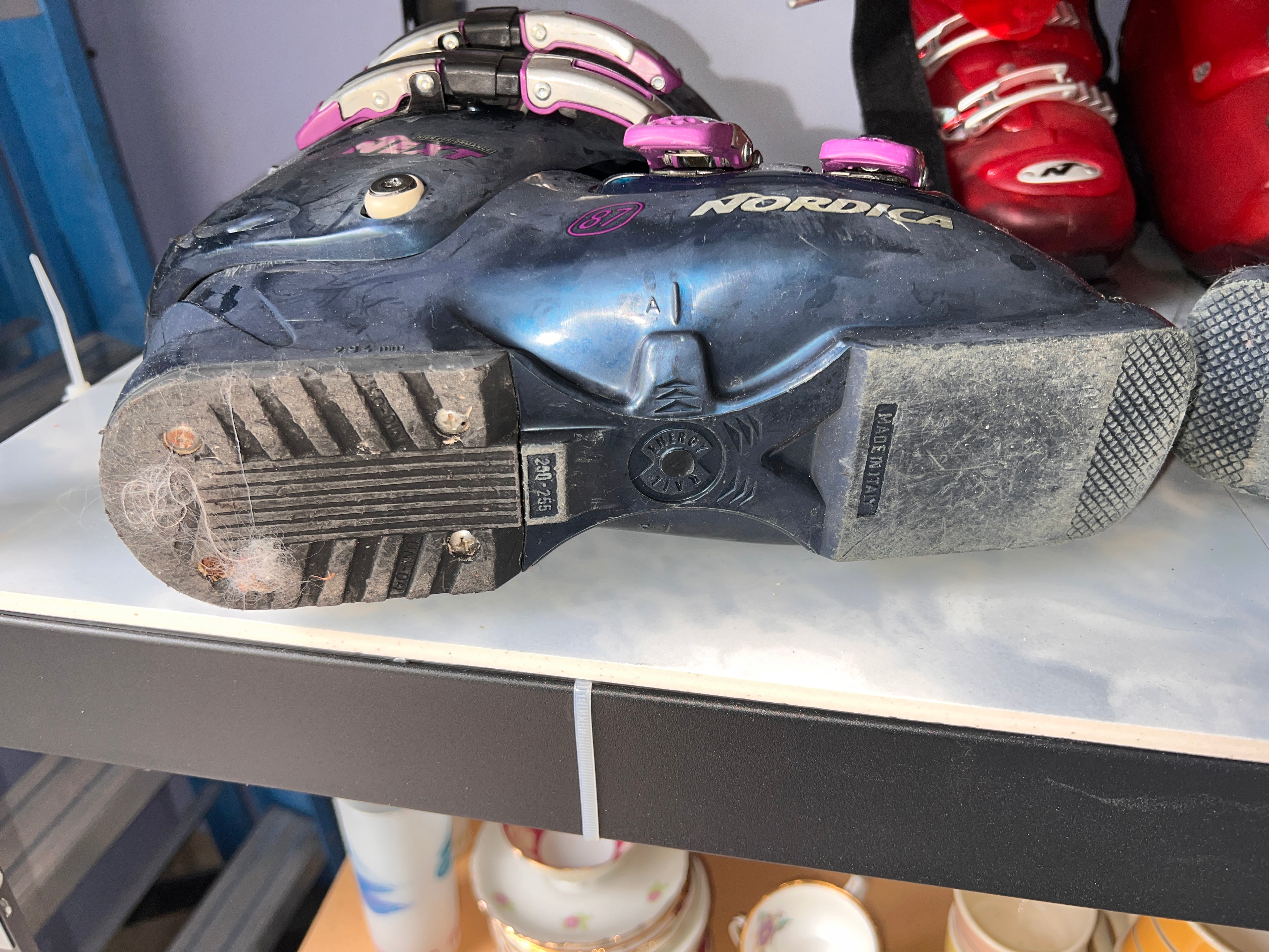 Nordica Reactive Women’s Ski Boots Mondo 25.0–25.5 (US 8–8.5) 4 Buckle – Black/Purple