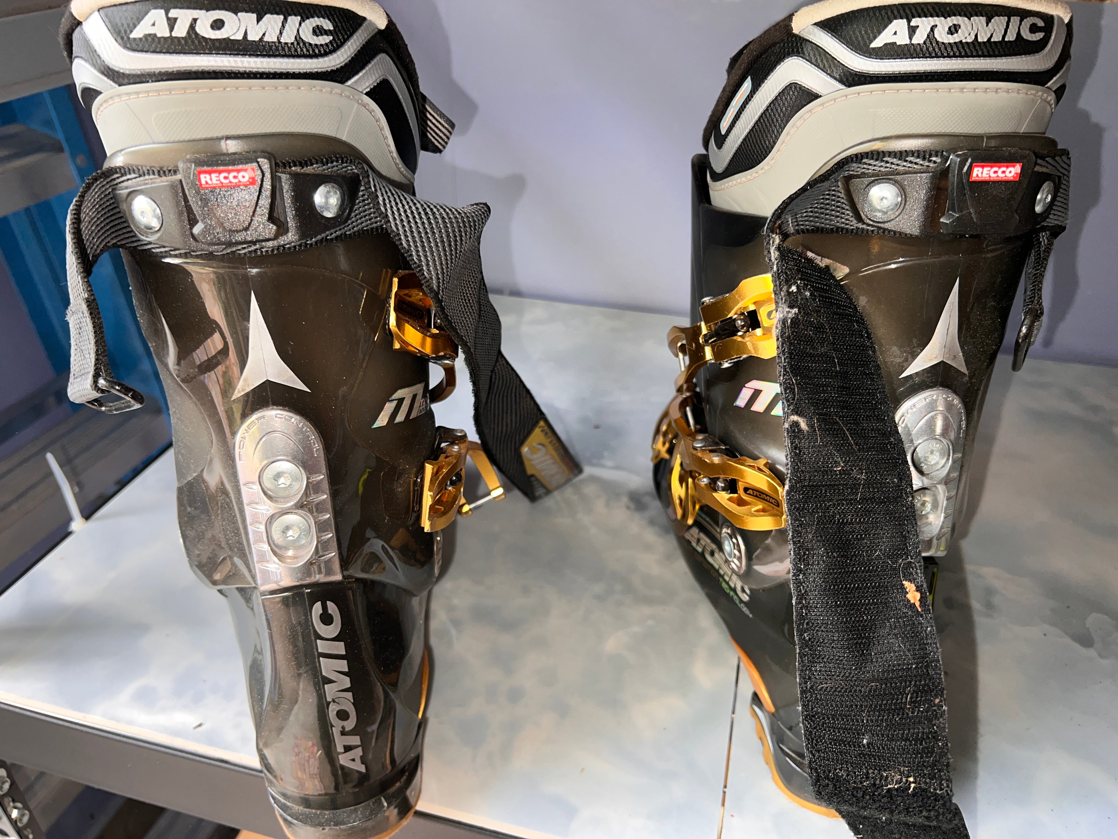 Atomic Ski Boots Mondo 30.0 (US Men’s 12–12.5) – Black/Gold – All-Mountain Alpine