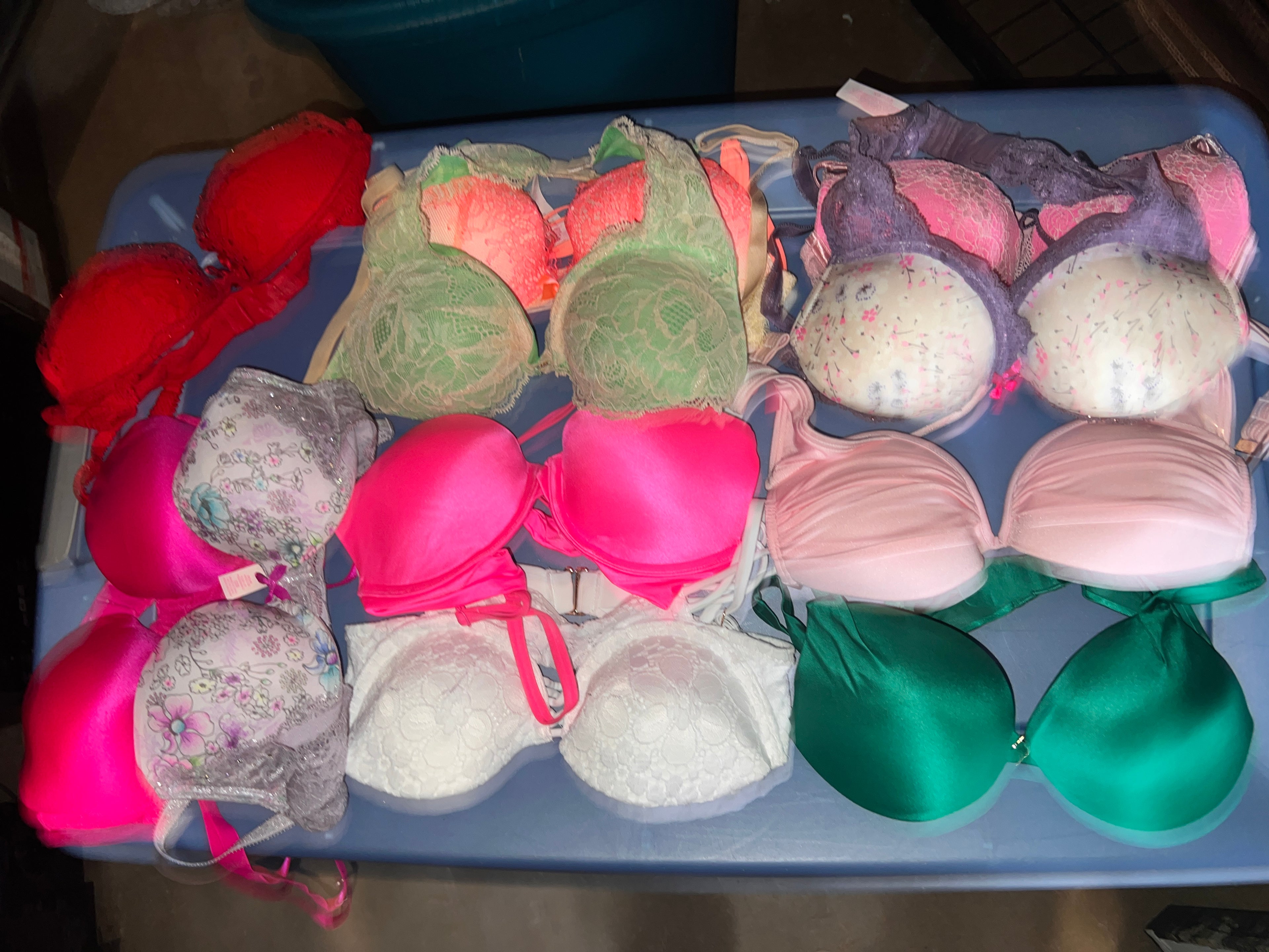 Huge lot of Victoria's Secret Bras 26 total 32 B Size