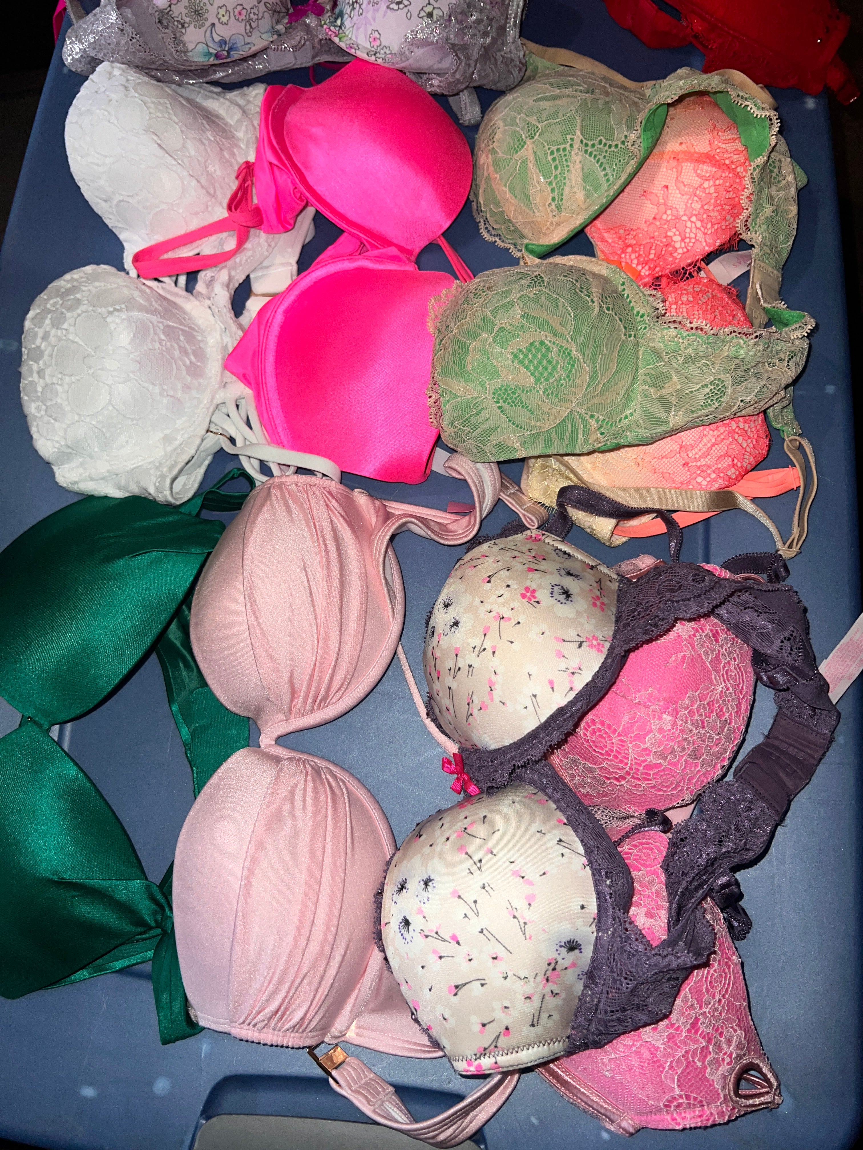 Huge lot of Victoria's Secret Bras 26 total 32 B Size