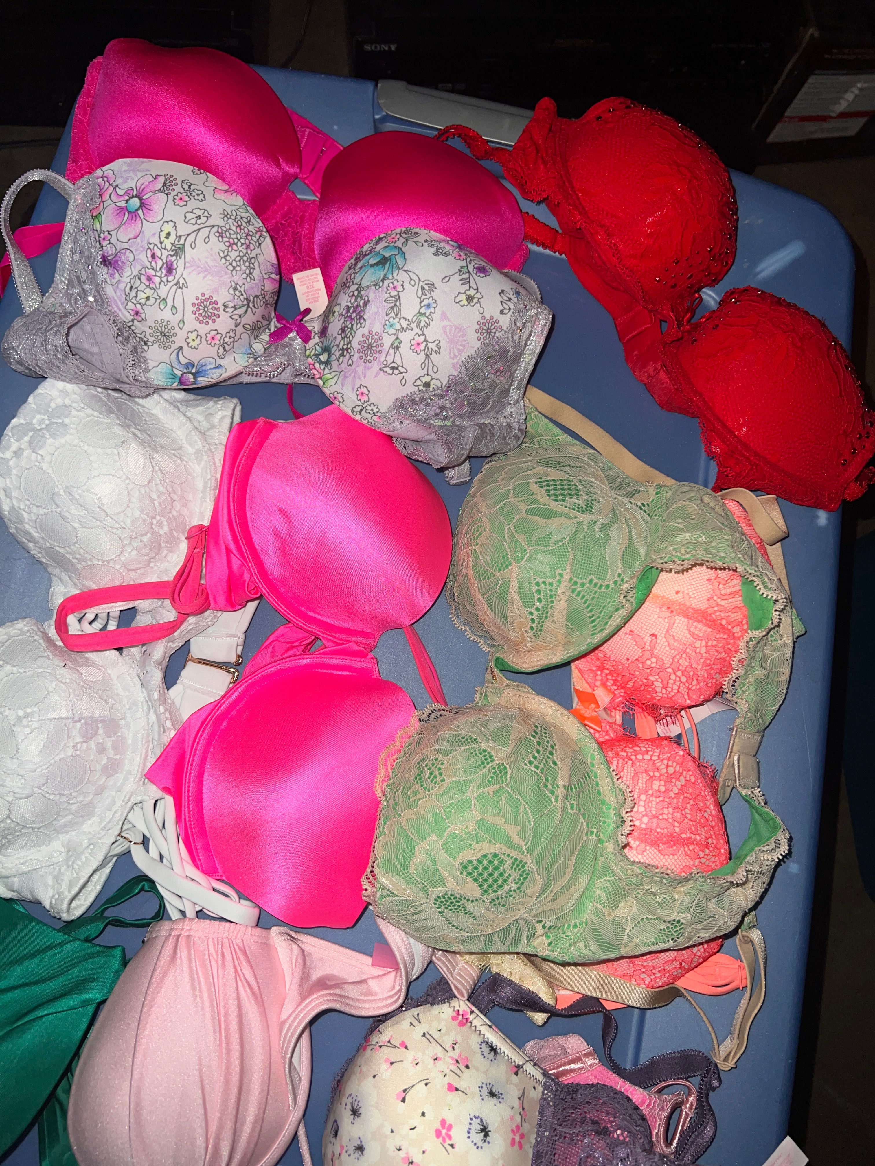 Huge lot of Victoria's Secret Bras 26 total 32 B Size