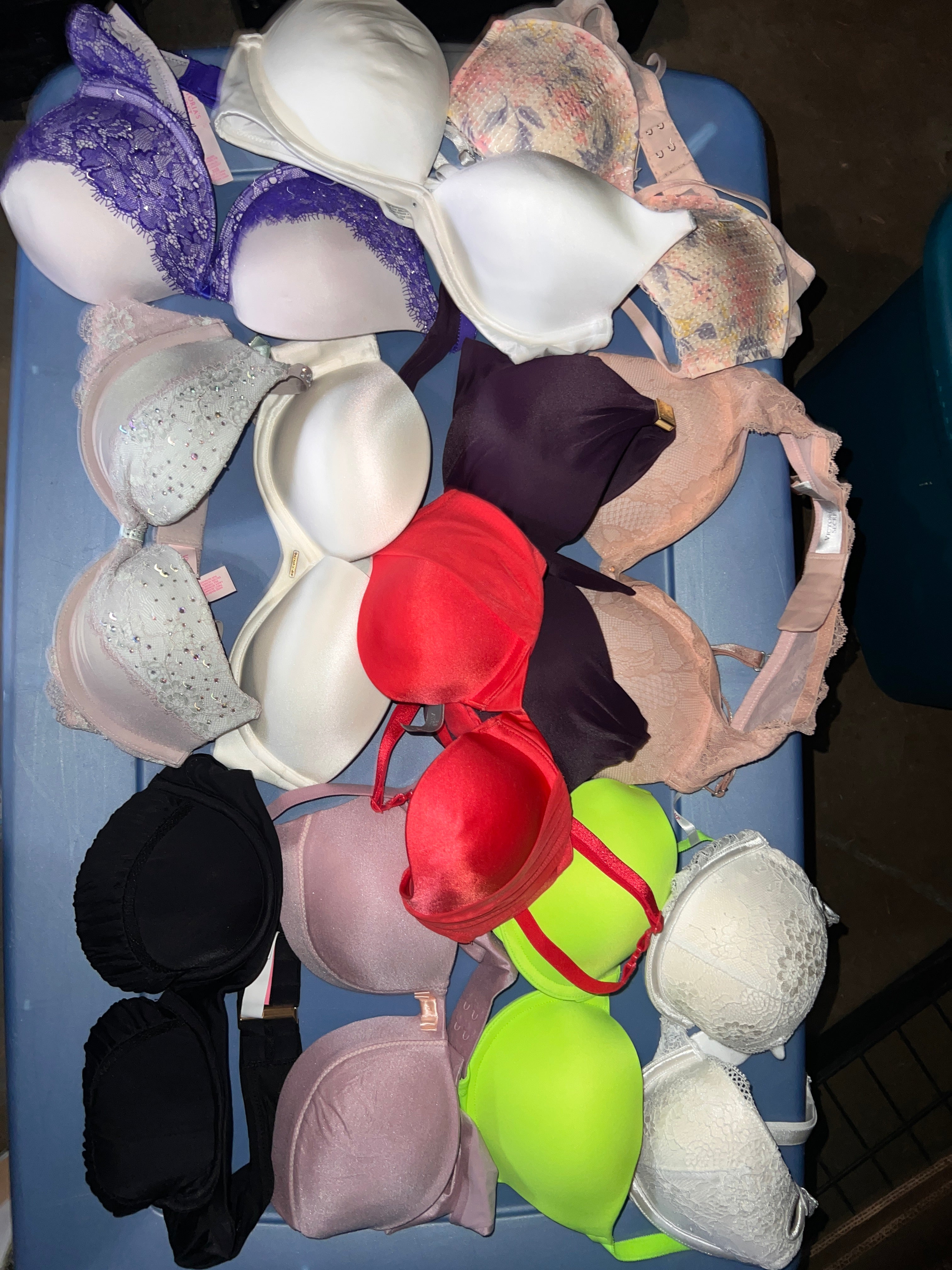 Huge lot of Victoria's Secret Bras 26 total 32 B Size