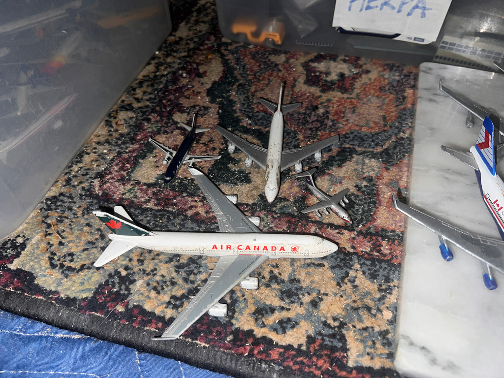 Bundle of assorted model airplanes 1:600 schabak and more