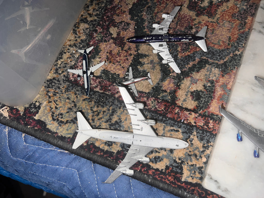 Bundle of assorted model airplanes 1:600 schabak and more