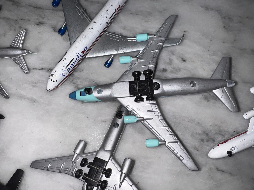 Bundle of assorted model airplanes 1:600 schabak and more