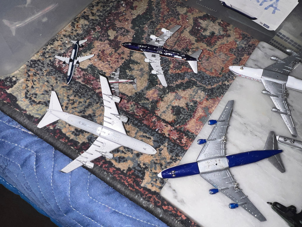 Bundle of assorted model airplanes 1:600 schabak and more