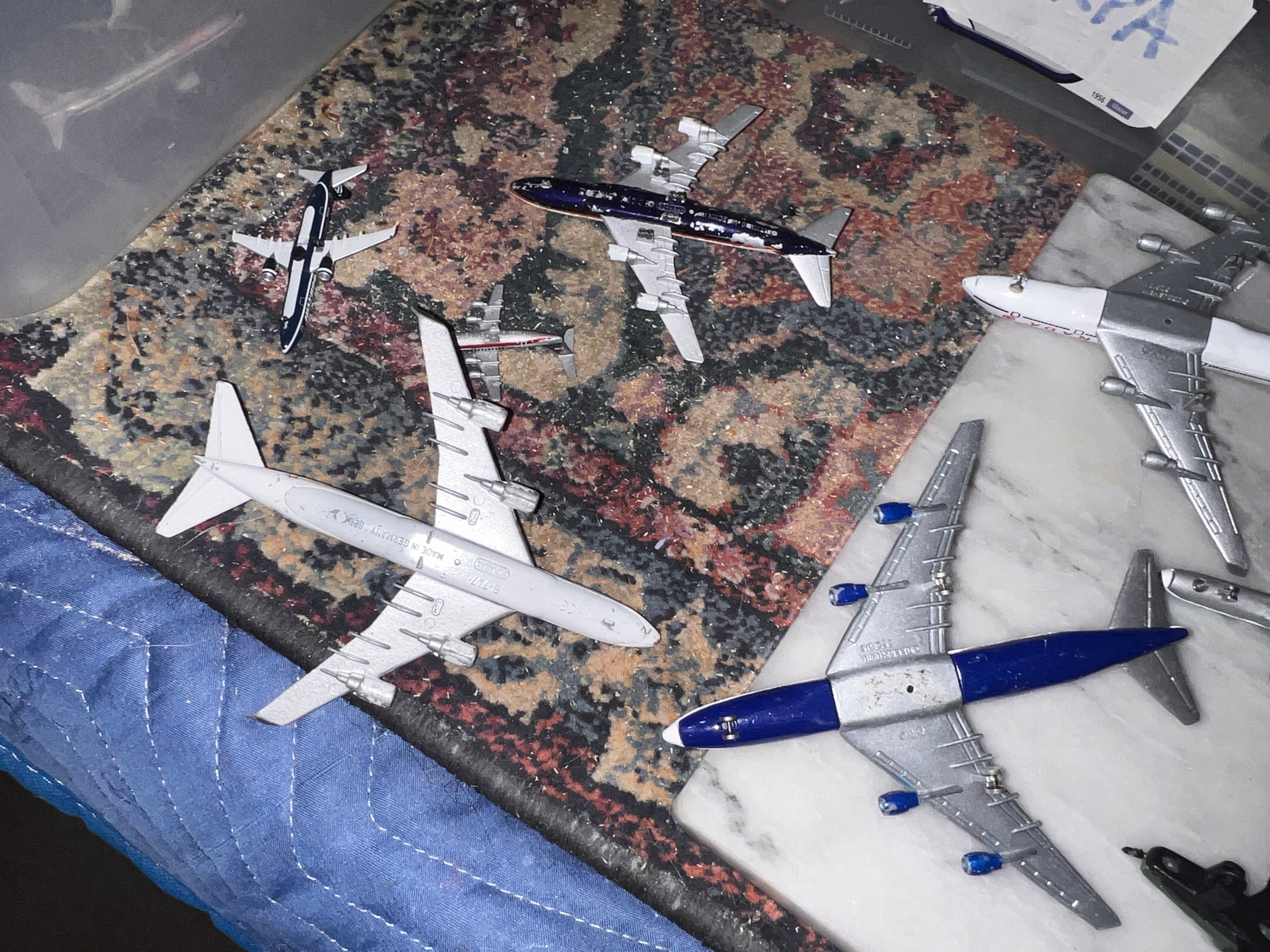 Bundle of assorted model airplanes 1:600 schabak and more