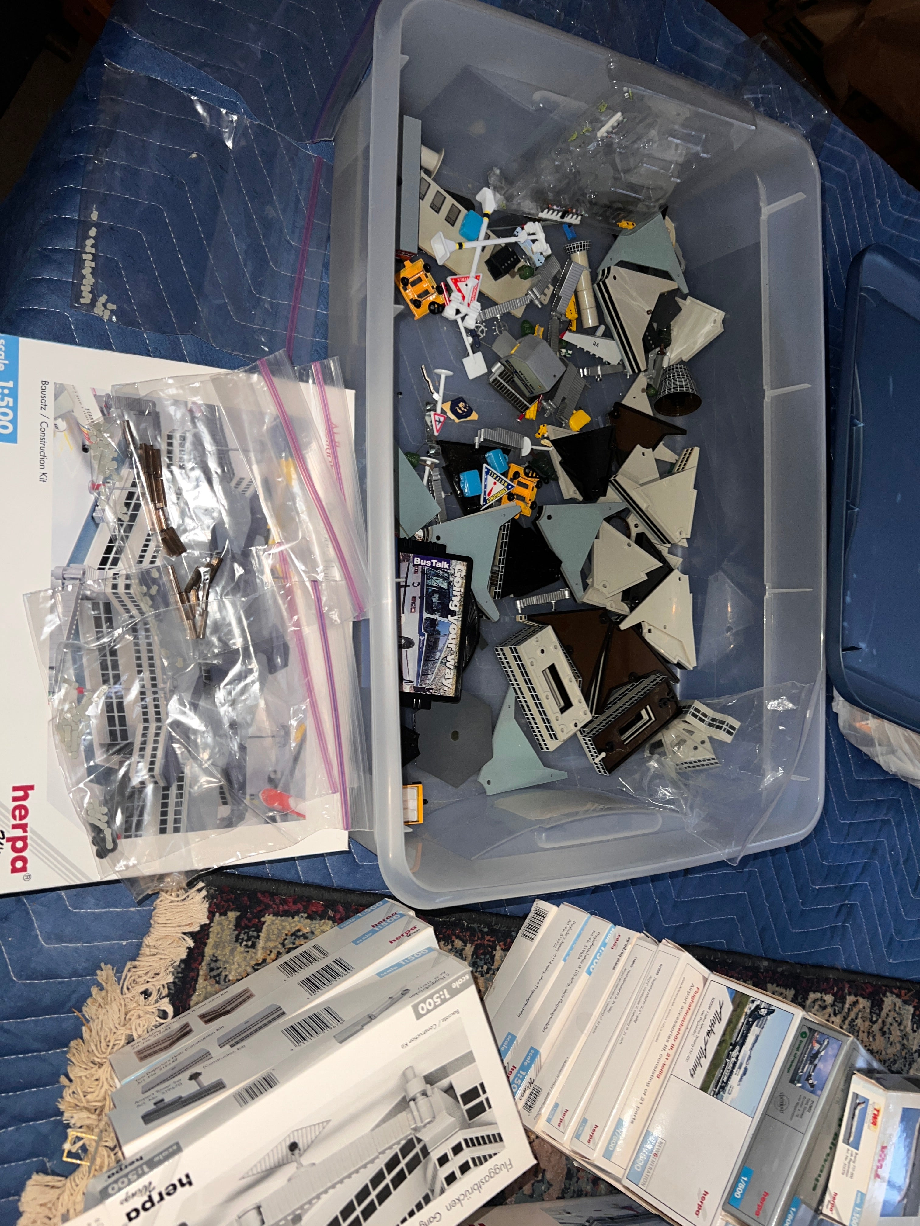 Herpa Airport Bundle with Accessories and extras