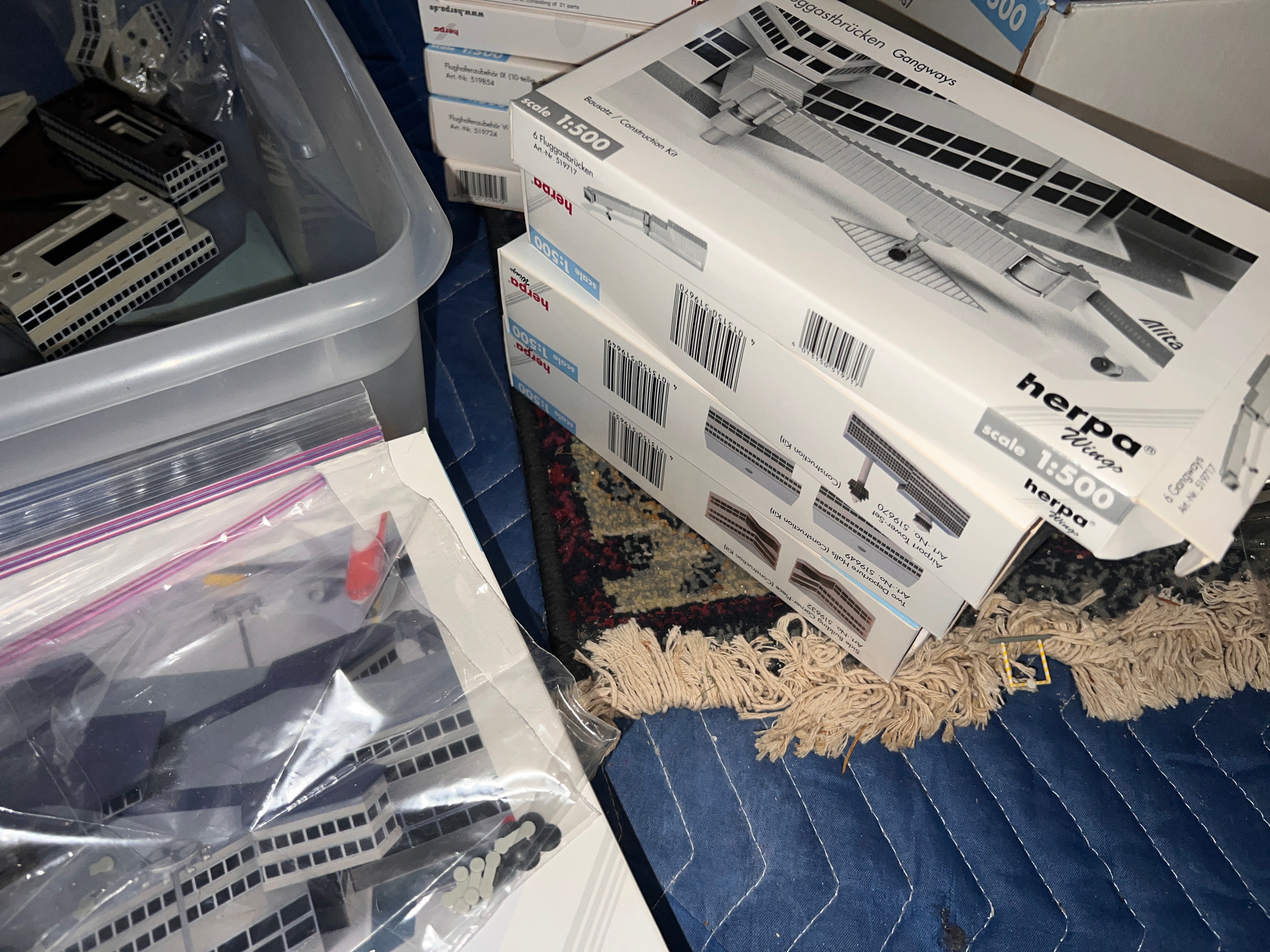 Herpa Airport Bundle with Accessories and extras