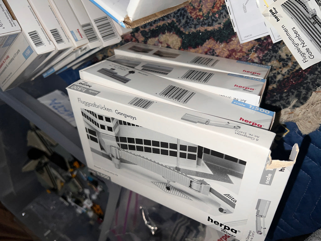 Herpa Airport Bundle with Accessories and extras