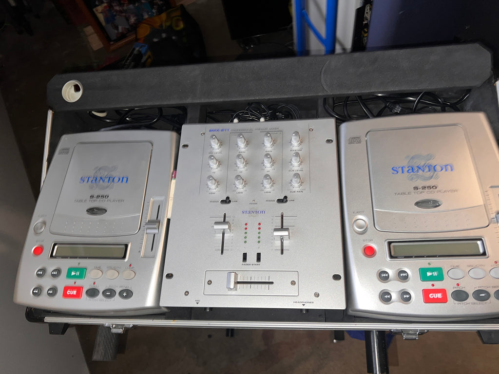 Stanton CD Set - Two S-250 Table Top CD Players and a SMX-211 Mixer