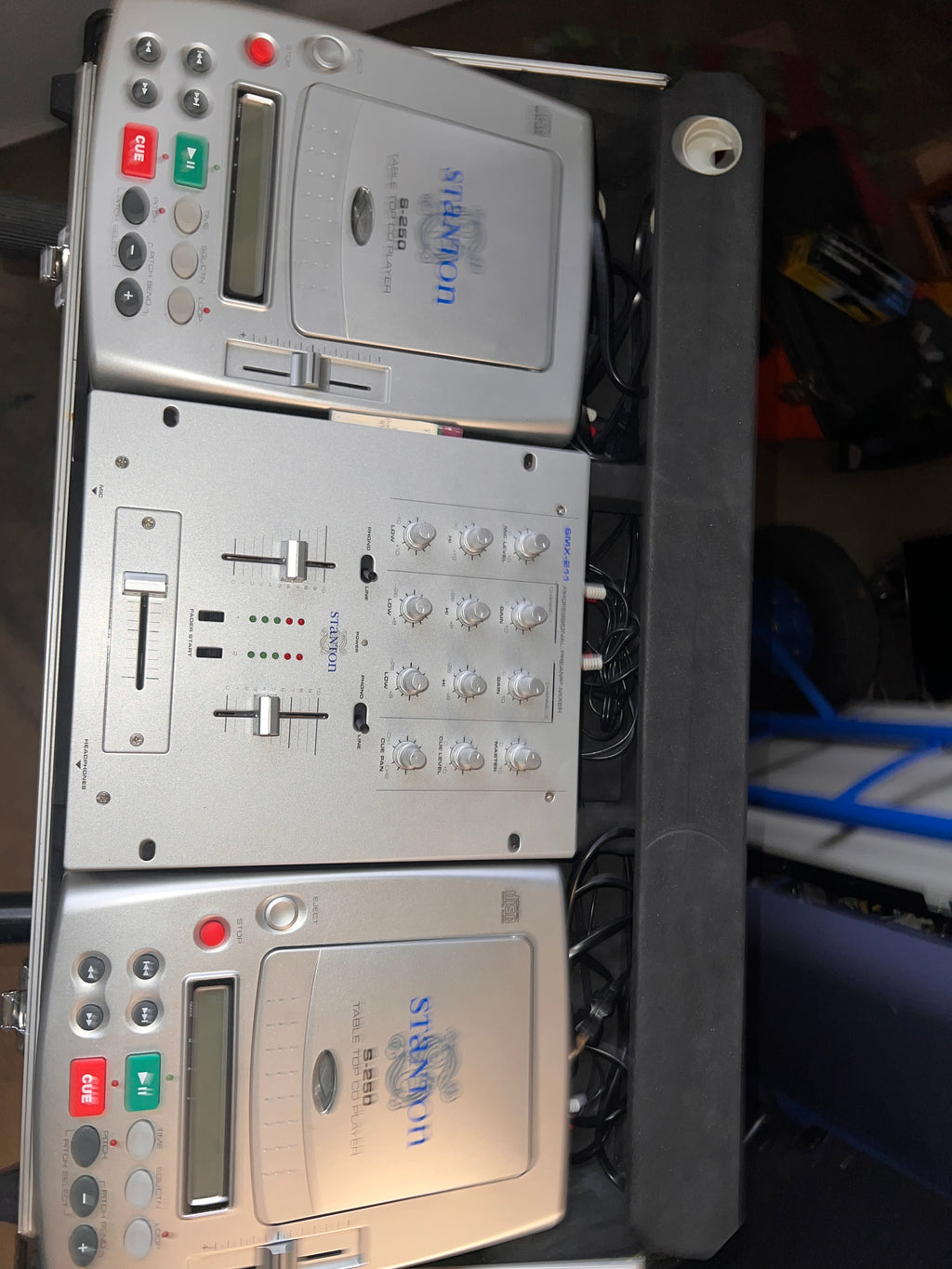 Stanton CD Set - Two S-250 Table Top CD Players and a SMX-211 Mixer