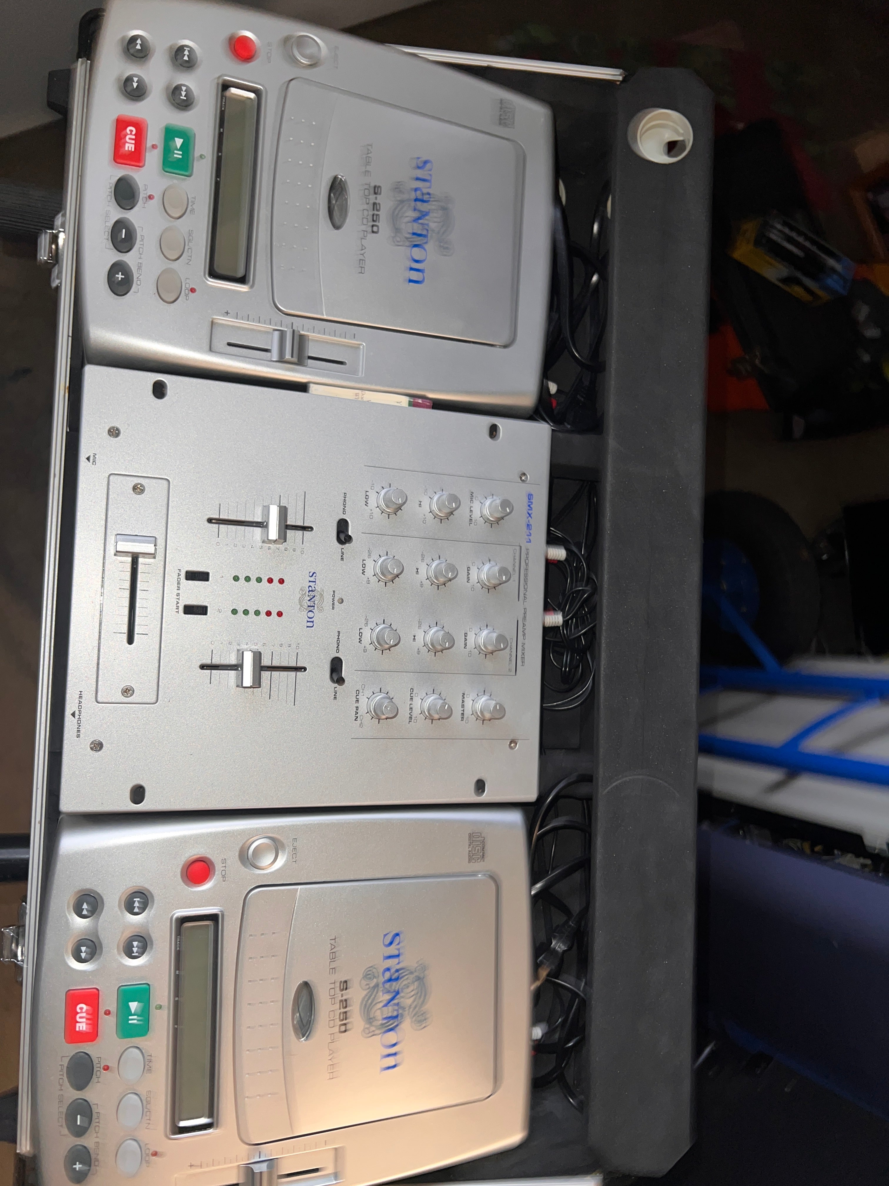 Stanton CD Set - Two S-250 Table Top CD Players and a SMX-211 Mixer