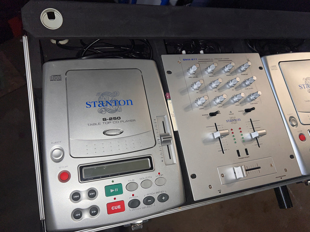 Stanton CD Set - Two S-250 Table Top CD Players and a SMX-211 Mixer