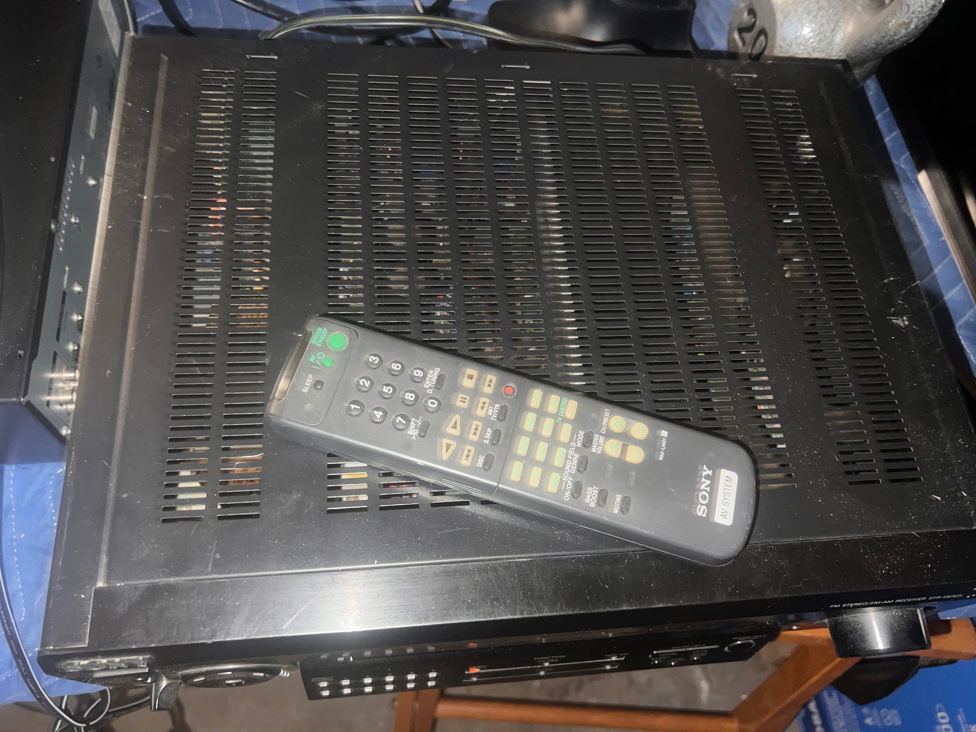 Sony STR-DE525 5.1ch Dolby Surround FM Stereo/FM-AM Receiver A/V Control Center