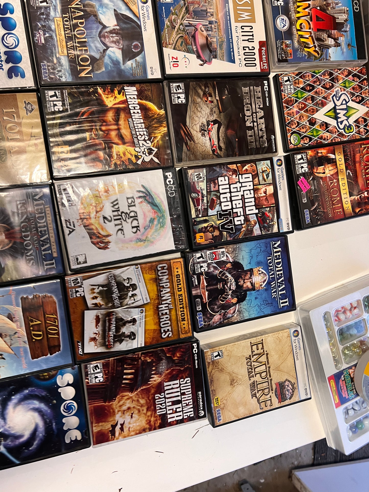 Vintage bundle of PC Games Total war Medieval Spore and More!