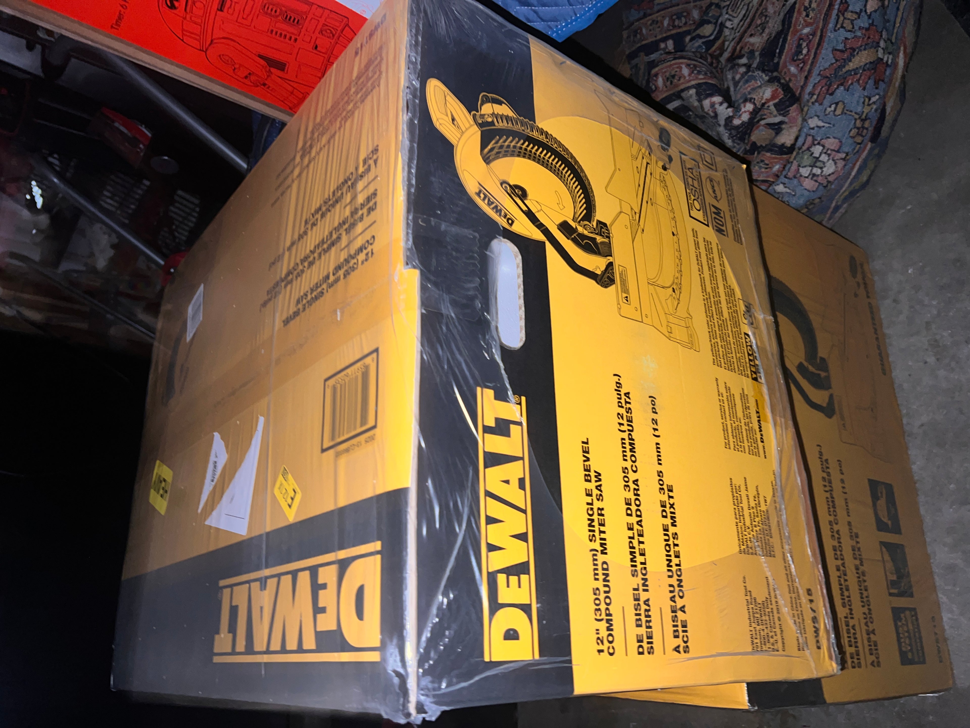 Dewalt 12" 15 amp Single Bevel Compound Miter Saw DSW715