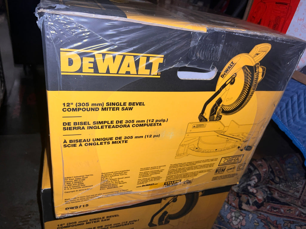 Dewalt 12" 15 amp Single Bevel Compound Miter Saw DSW715