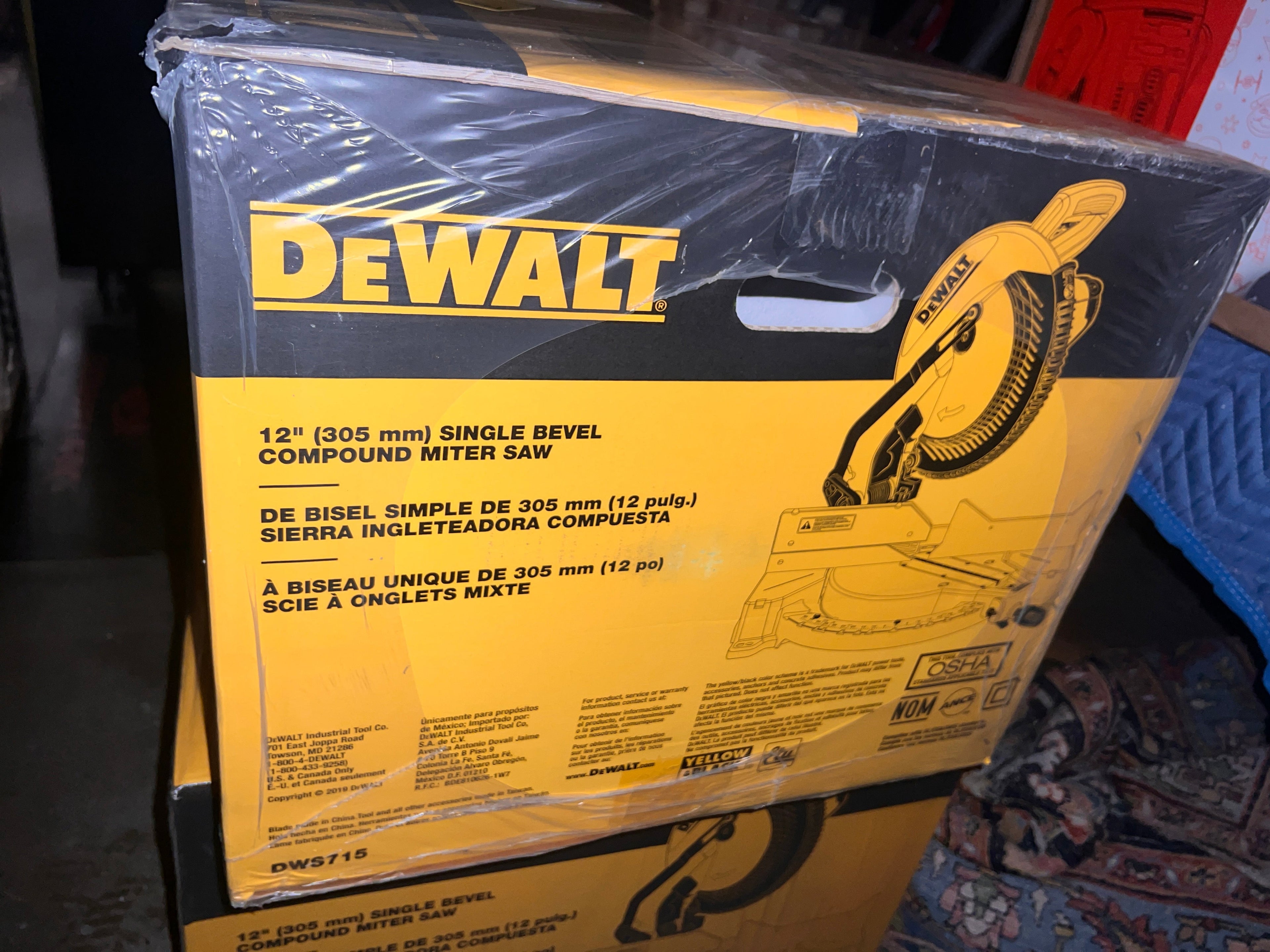 Dewalt 12" 15 amp Single Bevel Compound Miter Saw DSW715
