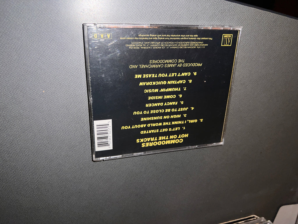 Commodores "Hot On The Tracks" - 1976 RE - Motown 3746352572 - Funk CD